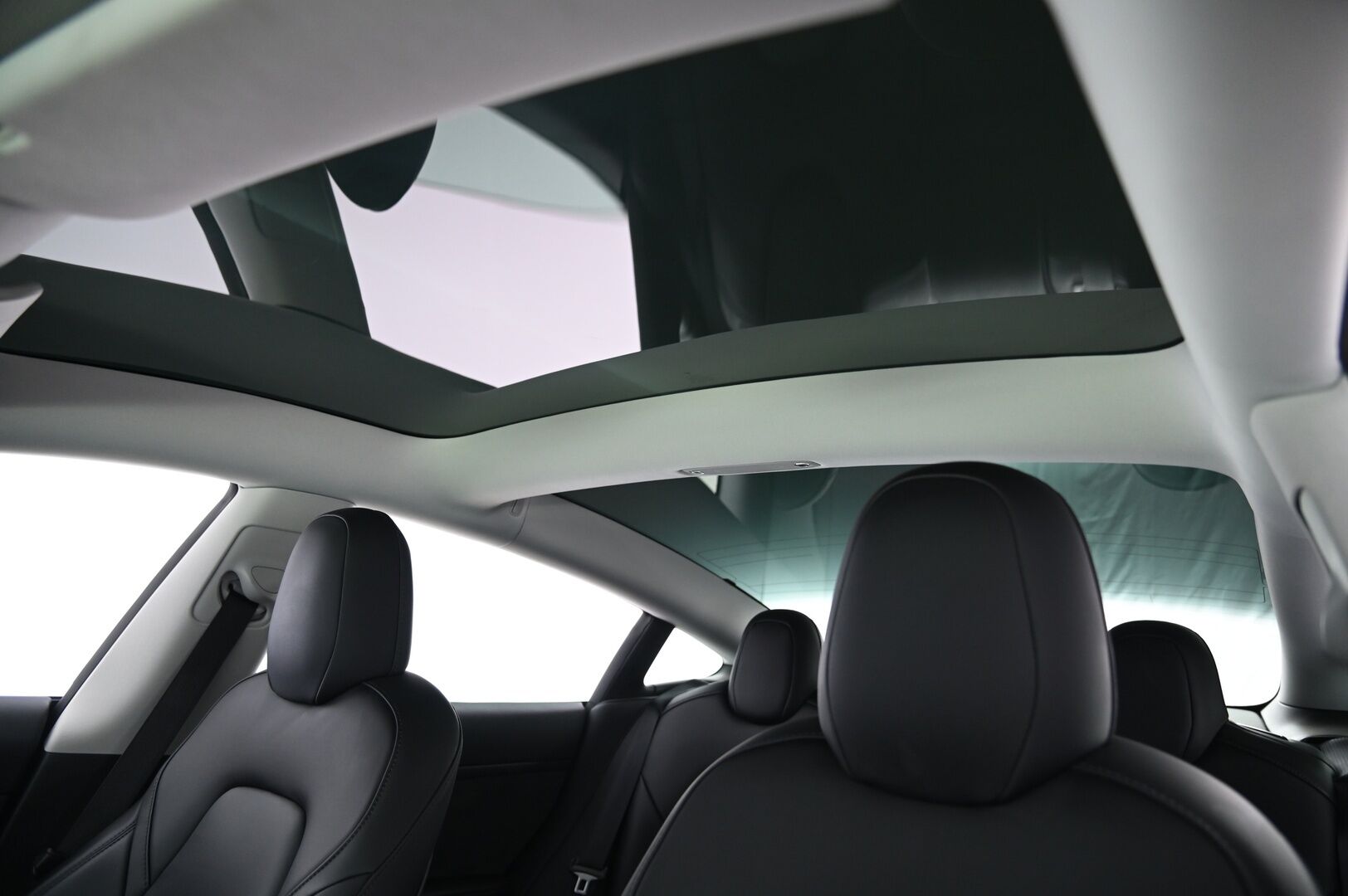 Tesla Model 3 2023 Standard Range Plus *Vetokoukku / AMD Ryzen / EAP / Lämpöpumppu / Matrix / Lasikatto* - *Kahdet renkaat aluvanteilla*