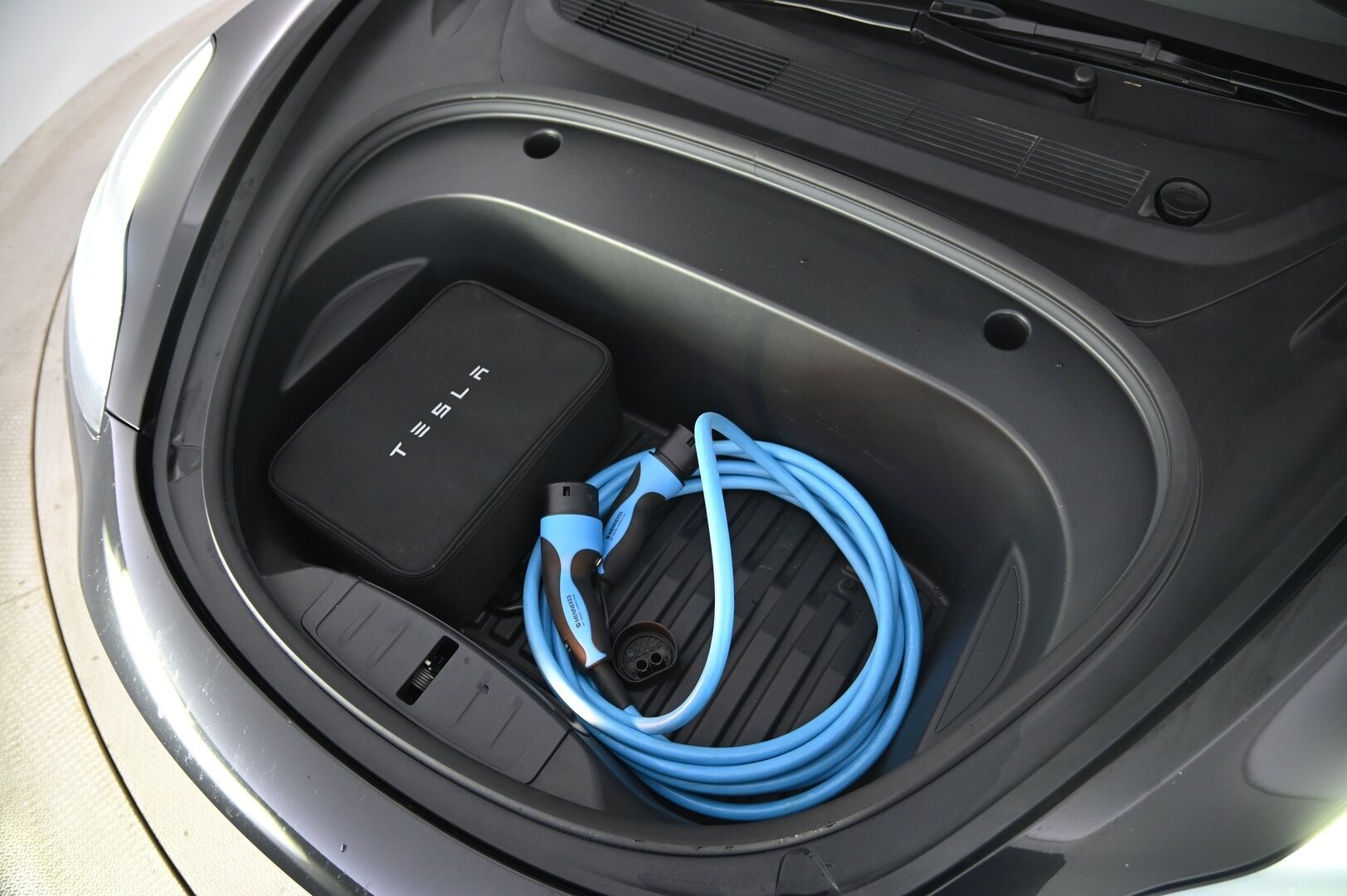 Tesla Model 3 2023 Standard Range Plus *Vetokoukku / AMD Ryzen / EAP / Lämpöpumppu / Matrix / Lasikatto* - *Kahdet renkaat aluvanteilla*