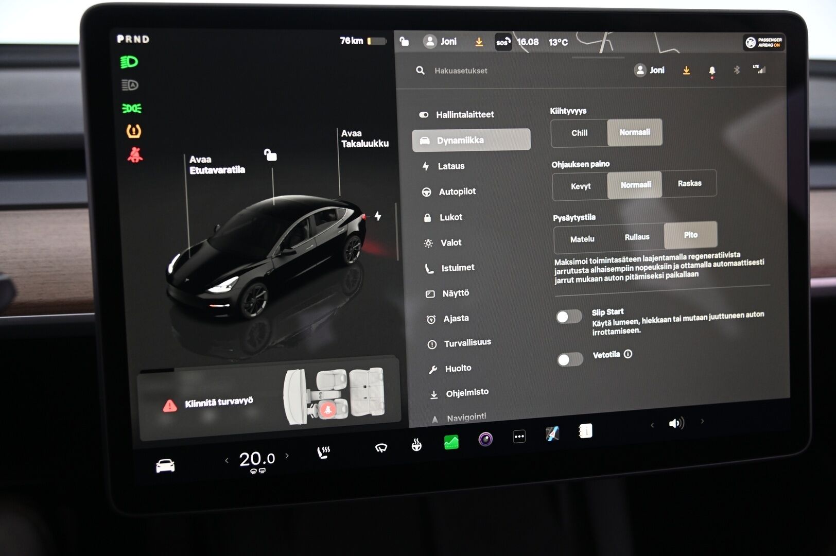 Tesla Model 3 2023 Standard Range Plus *Vetokoukku / AMD Ryzen / EAP / Lämpöpumppu / Matrix / Lasikatto* - *Kahdet renkaat aluvanteilla*
