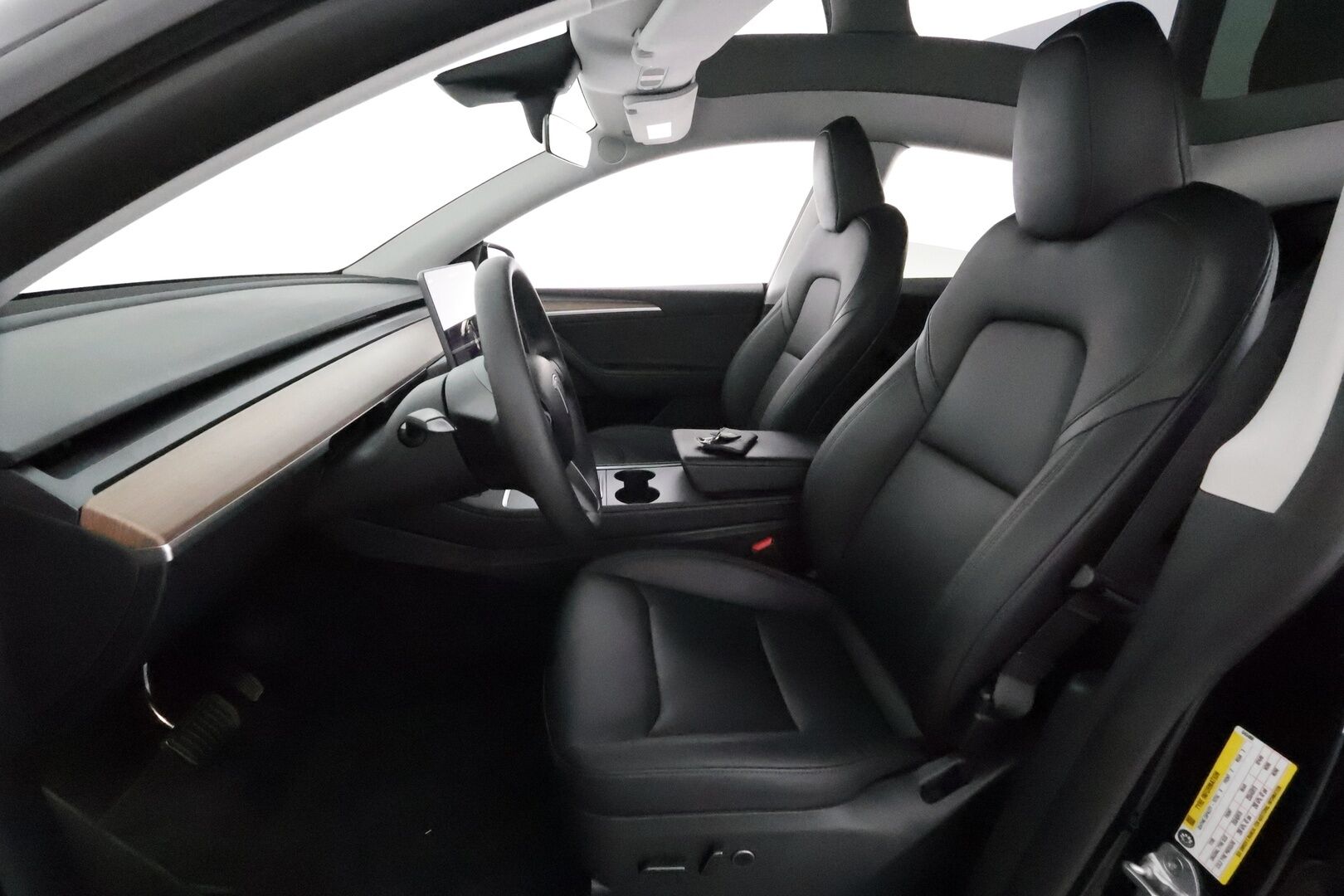 Tesla Model Y 2023 Tesla Model Y Long range Dual motor *Vetokoukku / Lämpöpumppu / AMD Ryzen / Matrix LED / Lasikatto / P.kamera*