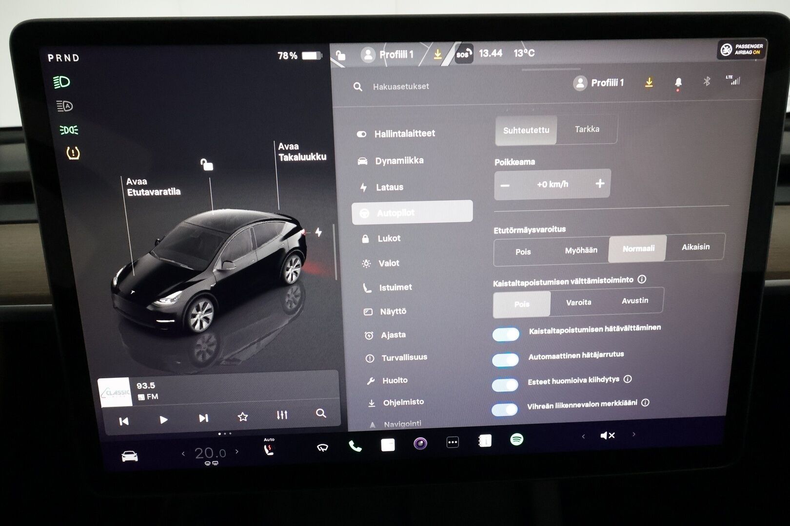 Tesla Model Y 2023 Tesla Model Y Long range Dual motor *Vetokoukku / Lämpöpumppu / AMD Ryzen / Matrix LED / Lasikatto / P.kamera*