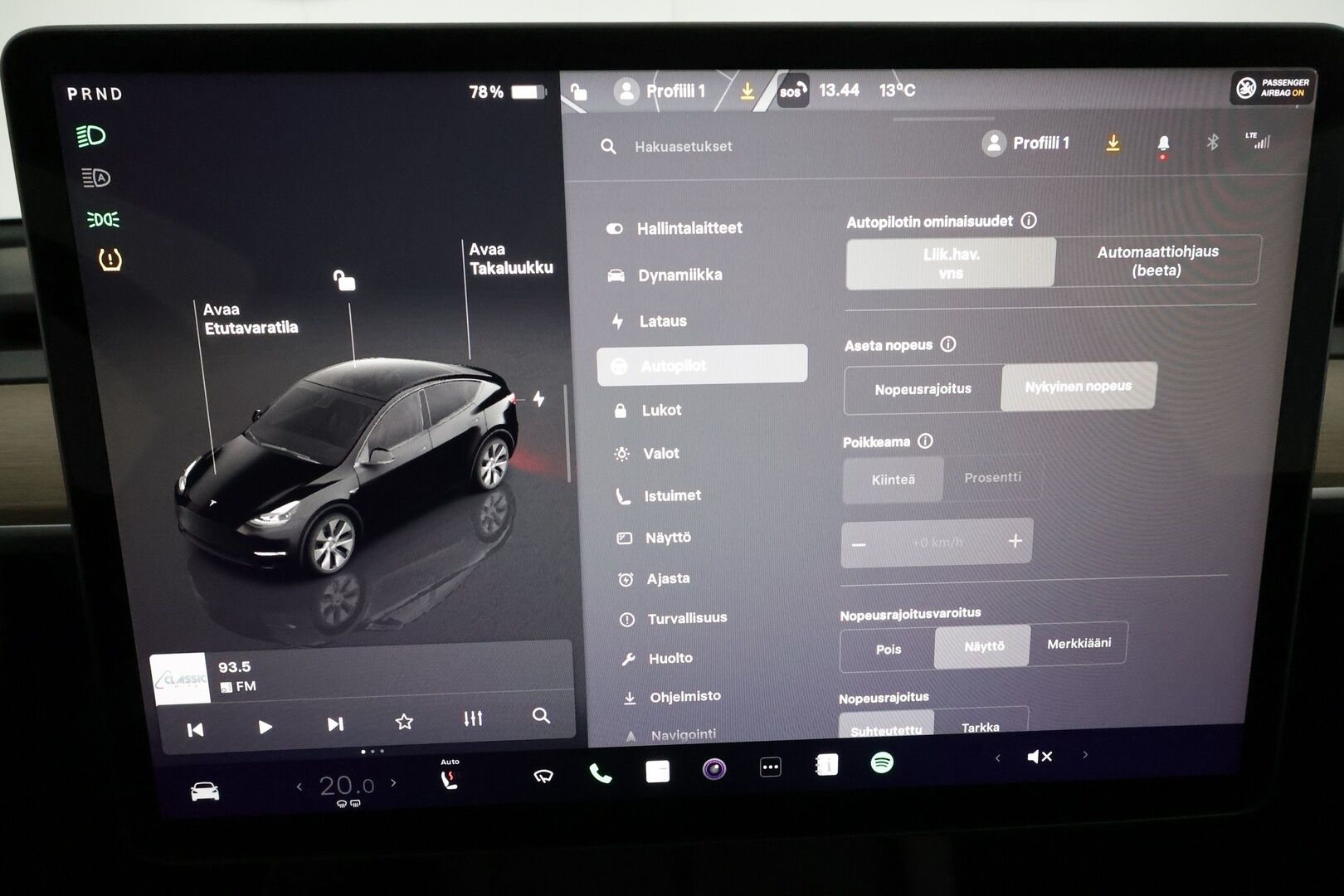 Tesla Model Y 2023 Tesla Model Y Long range Dual motor *Vetokoukku / Lämpöpumppu / AMD Ryzen / Matrix LED / Lasikatto / P.kamera*