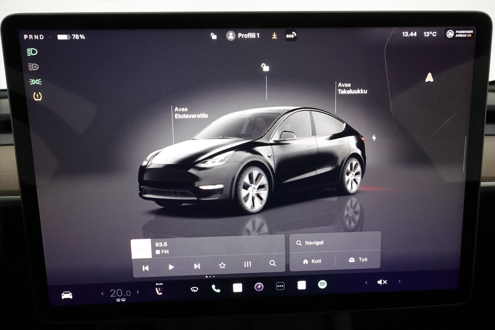 Tesla Model Y 2023 Tesla Model Y Long range Dual motor *Vetokoukku / Lämpöpumppu / AMD Ryzen / Matrix LED / Lasikatto / P.kamera*