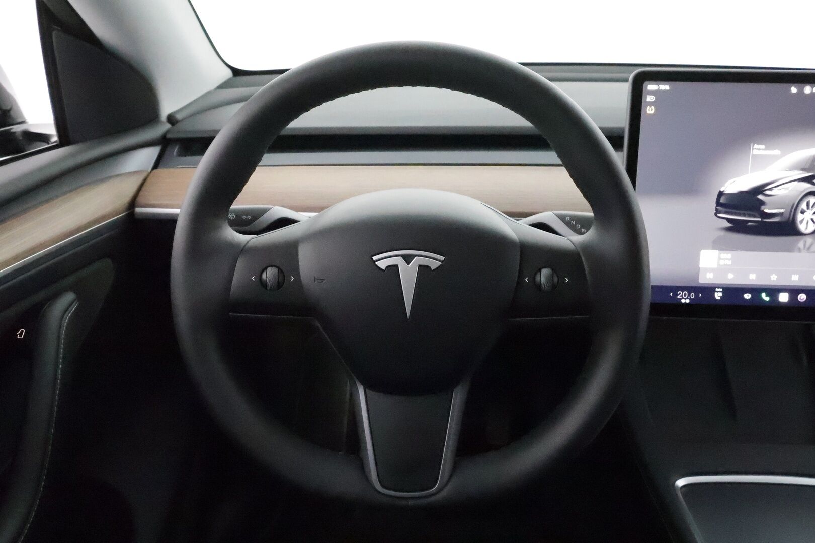 Tesla Model Y 2023 Tesla Model Y Long range Dual motor *Vetokoukku / Lämpöpumppu / AMD Ryzen / Matrix LED / Lasikatto / P.kamera*