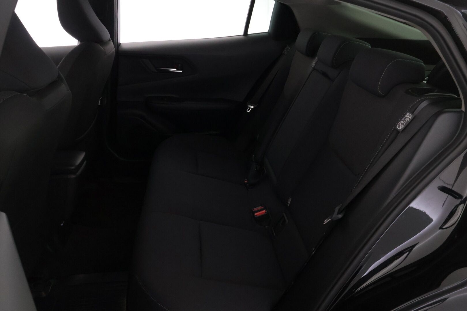 Toyota Prius Plug-in 2023 Hybrid Style ** Juuri tullut! / Digipeili / Adapt.vakkari / 2x Toyotan vanteet / LED / Sähköpenkki / Navi / P.kamera ** - Upea Suomi-auto kaksilla vanteilla ja hyvillä varusteilla! - HULLUT AVAJAISHULINAT KORKOTARJOUS 3,29 %