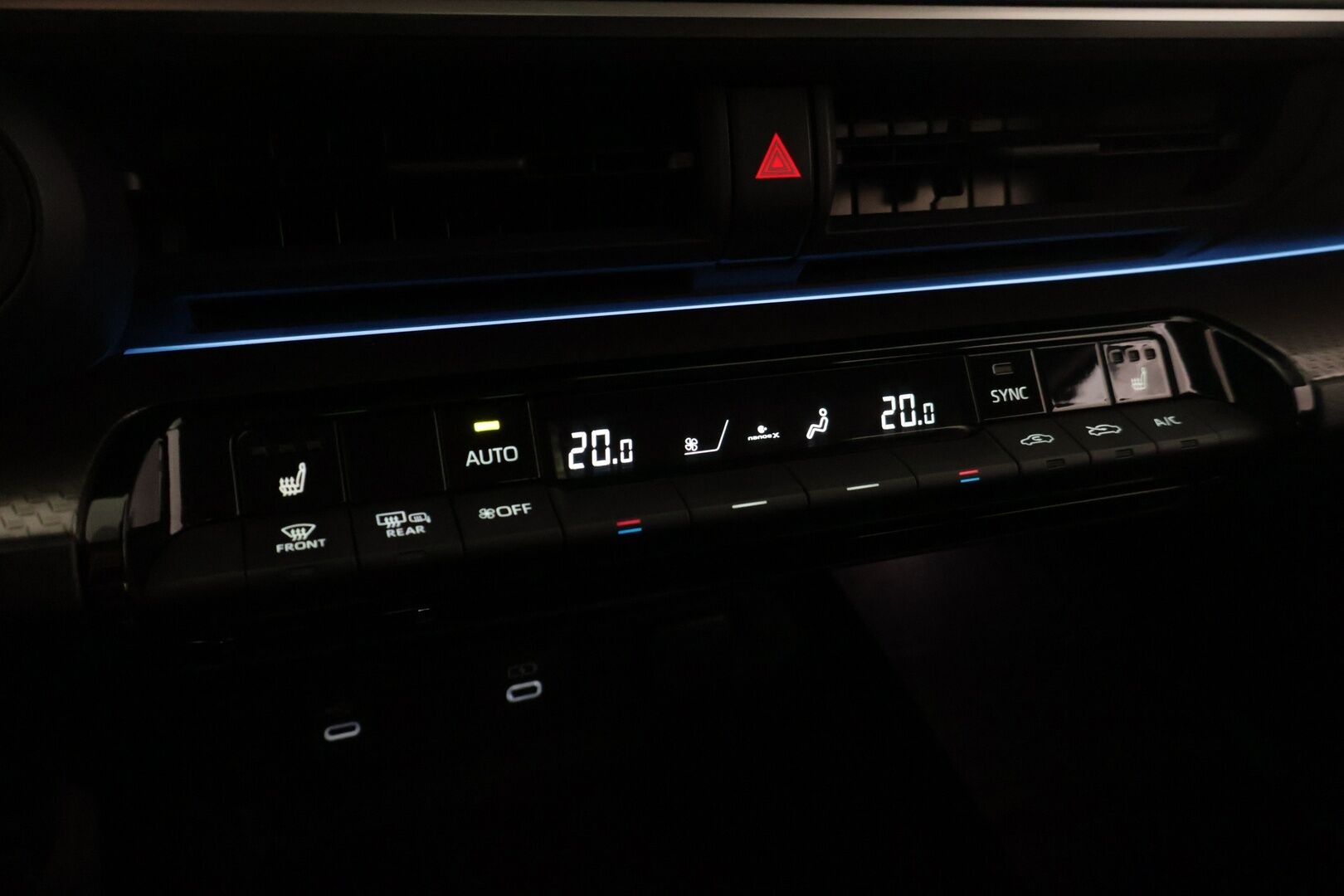 Toyota PRIUS 2023 Plug-In Hybrid Style - Digipeili / Adapt.vakkari / 2x Toyotan vanteet / LED / Sähköpenkki / Navi / P.kamera / Suomi-auto