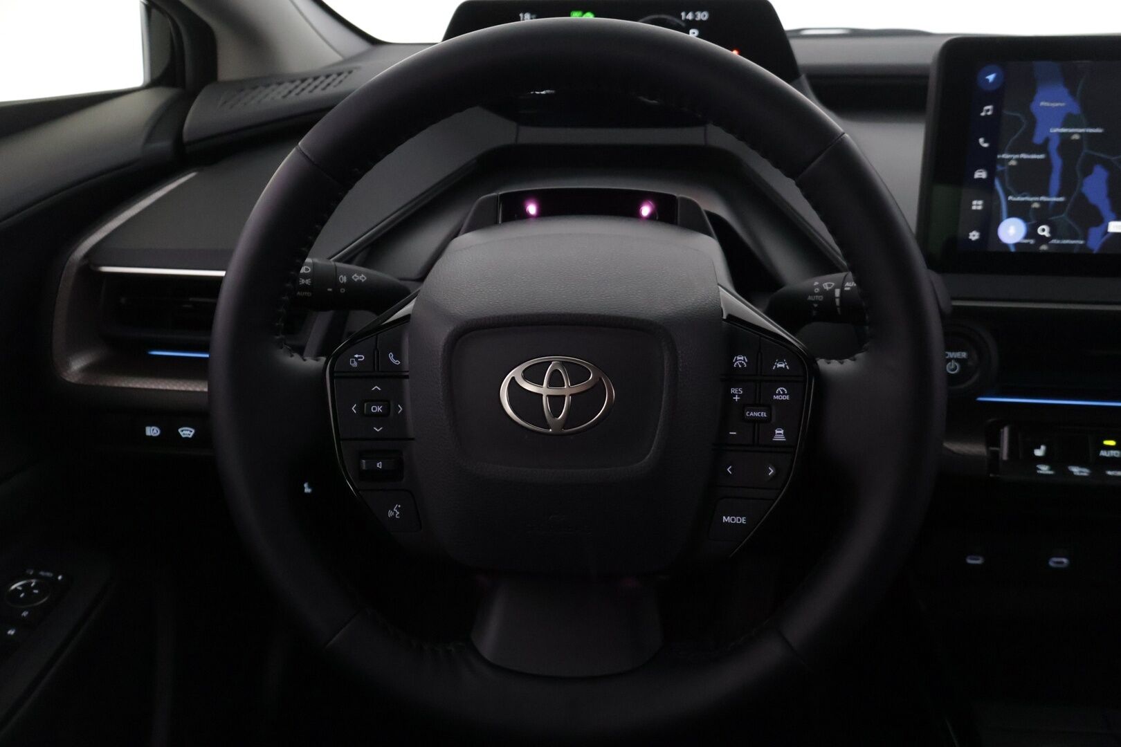 Toyota PRIUS 2023 Plug-In Hybrid Style - Digipeili / Adapt.vakkari / 2x Toyotan vanteet / LED / Sähköpenkki / Navi / P.kamera / Suomi-auto