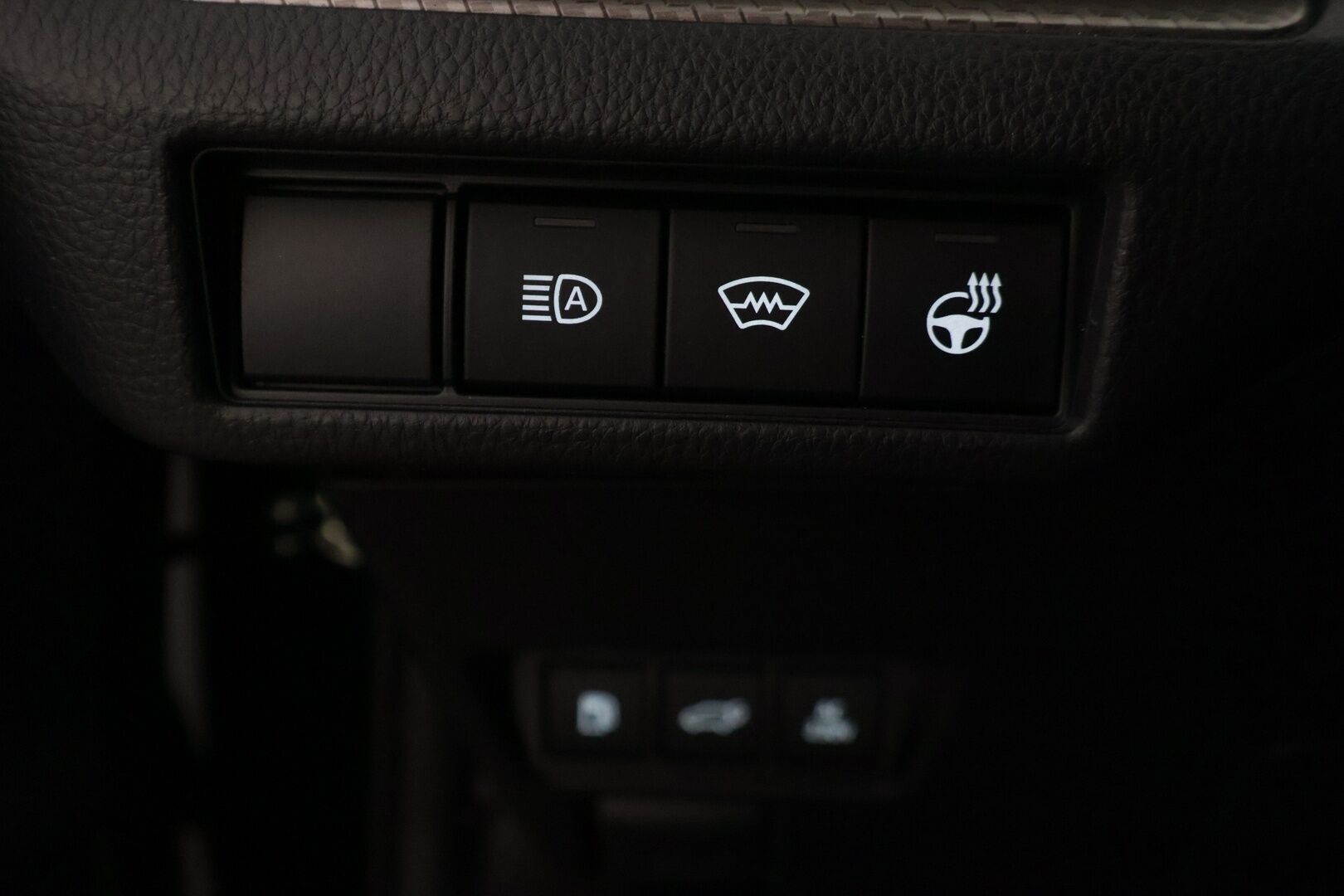 Toyota PRIUS 2023 Plug-In Hybrid Style - Digipeili / Adapt.vakkari / 2x Toyotan vanteet / LED / Sähköpenkki / Navi / P.kamera / Suomi-auto