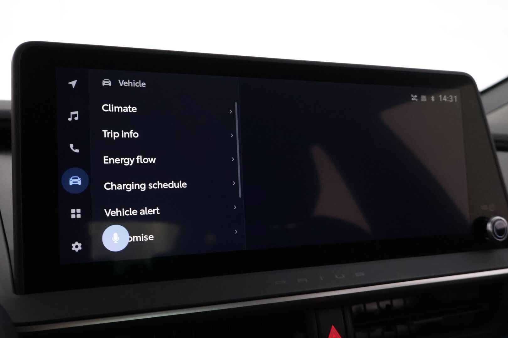 Toyota Prius Plug-in 2023 Hybrid Style ** Juuri tullut! / Digipeili / Adapt.vakkari / 2x Toyotan vanteet / LED / Sähköpenkki / Navi / P.kamera ** - Upea Suomi-auto kaksilla vanteilla ja hyvillä varusteilla! - HULLUT AVAJAISHULINAT KORKOTARJOUS 3,29 %