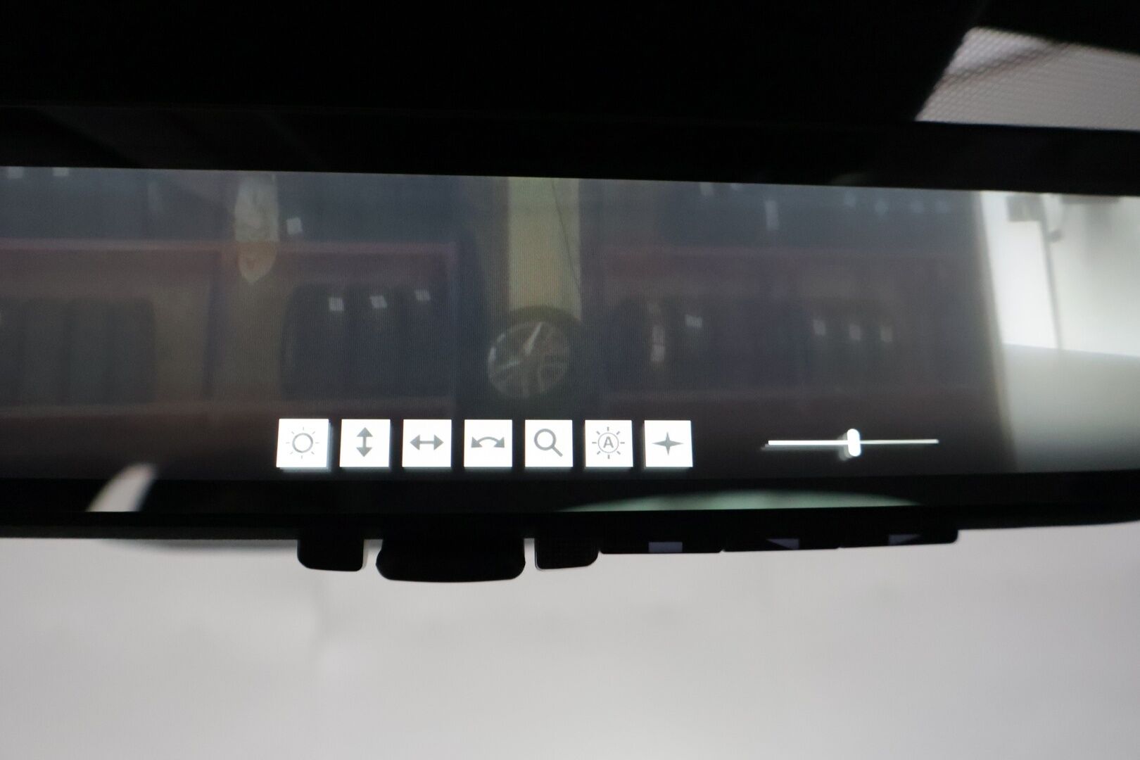 Toyota Prius Plug-in 2023 Hybrid Style ** Juuri tullut! / Digipeili / Adapt.vakkari / 2x Toyotan vanteet / LED / Sähköpenkki / Navi / P.kamera ** - Upea Suomi-auto kaksilla vanteilla ja hyvillä varusteilla! - HULLUT AVAJAISHULINAT KORKOTARJOUS 3,29 %