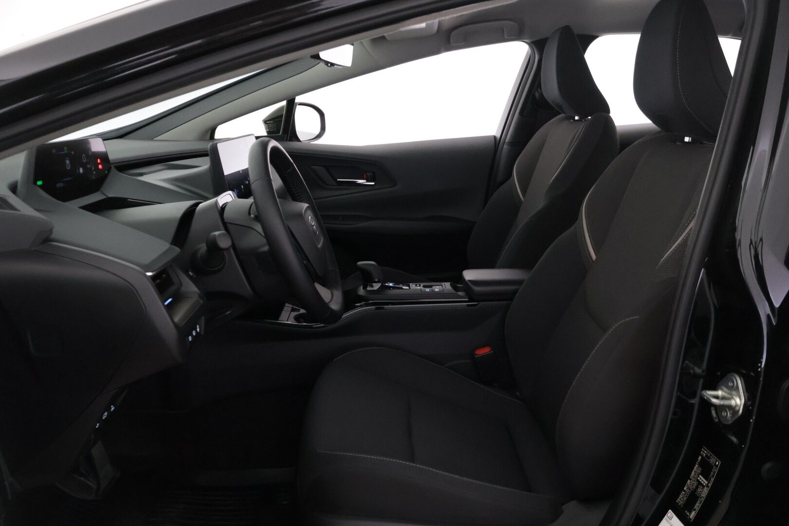 Toyota Prius Plug-in 2023 Hybrid Style ** Juuri tullut! / Digipeili / Adapt.vakkari / 2x Toyotan vanteet / LED / Sähköpenkki / Navi / P.kamera ** - Upea Suomi-auto kaksilla vanteilla ja hyvillä varusteilla! - HULLUT AVAJAISHULINAT KORKOTARJOUS 3,29 %