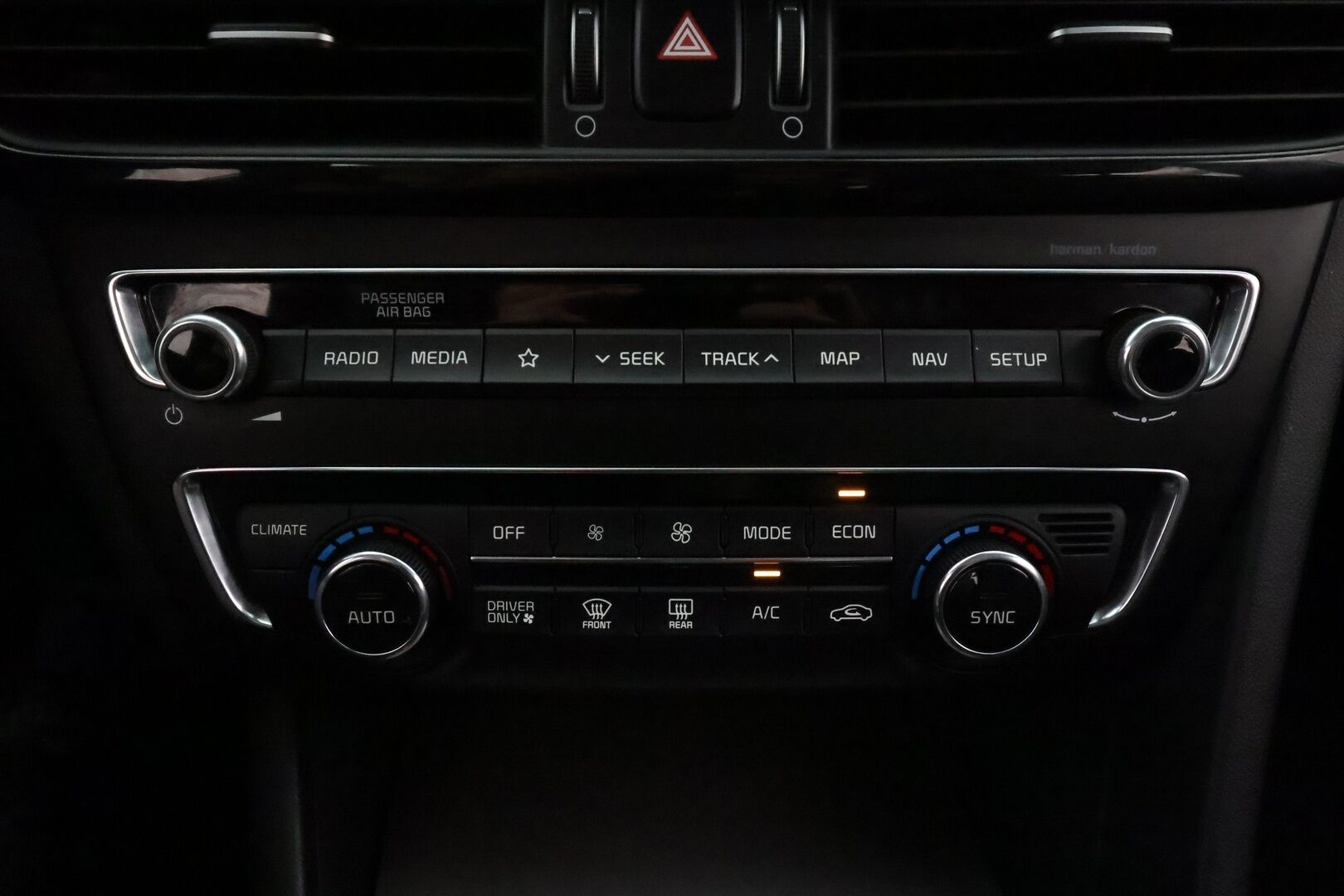 Kia Optima 2020 2,0 GDI PHEV Business Luxury SW A/T **H&K / Koukku / Adapt. vakkari / Lohko / Ilmastoidut penkit /  Keyless / P.kamera / Apple&Android** - Merkkihuollettu / 