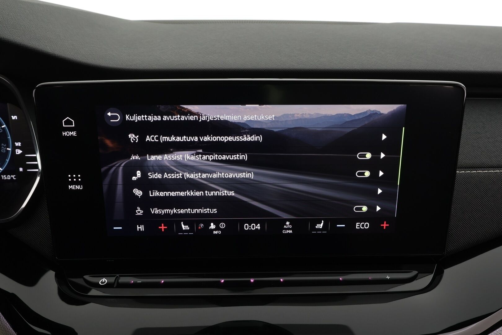 Skoda Octavia 2024 Combi 1.4 TSI PHEV Style iV DSG * ACC / P.kamera / Matrix LED / Koukku / Webasto / Navi / KeylessGo / Sähköluukku * - 1.Om Suomi-auto / Kahdet renkaat aluvanteilla / Merkkihuollettu / Parhaalla varustelutasolla!