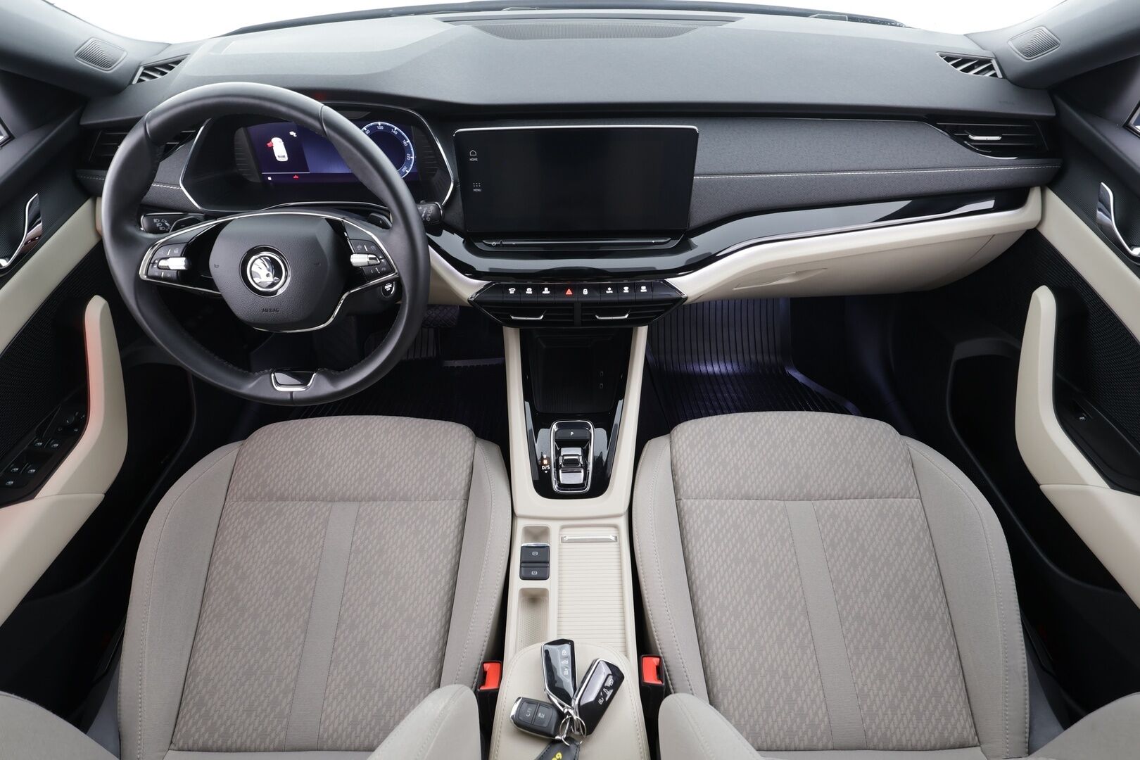 Skoda Octavia 2024 Combi 1.4 TSI PHEV Style iV DSG * ACC / P.kamera / Matrix LED / Koukku / Webasto / Navi / KeylessGo / Sähköluukku * - 1.Om Suomi-auto / Kahdet renkaat aluvanteilla / Merkkihuollettu / Parhaalla varustelutasolla!