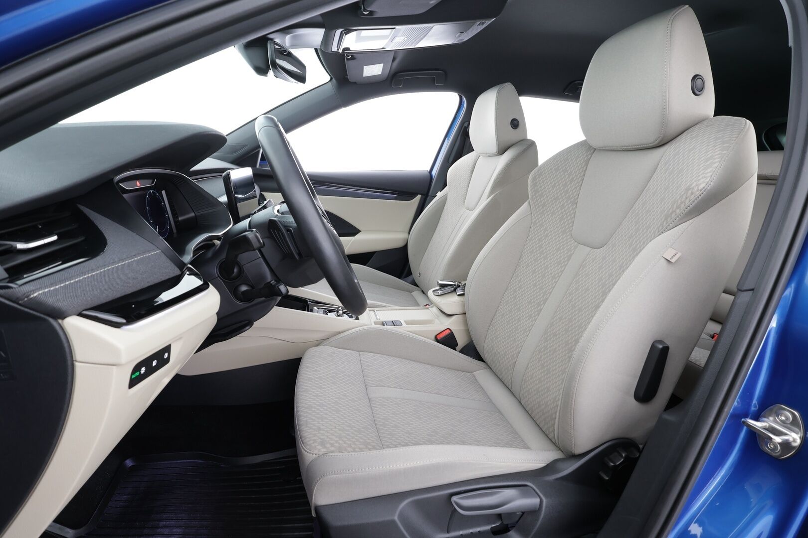 Skoda Octavia 2024 Combi 1.4 TSI PHEV Style iV DSG * ACC / P.kamera / Matrix LED / Koukku / Webasto / Navi / KeylessGo / Sähköluukku * - 1.Om Suomi-auto / Kahdet renkaat aluvanteilla / Merkkihuollettu / Parhaalla varustelutasolla!