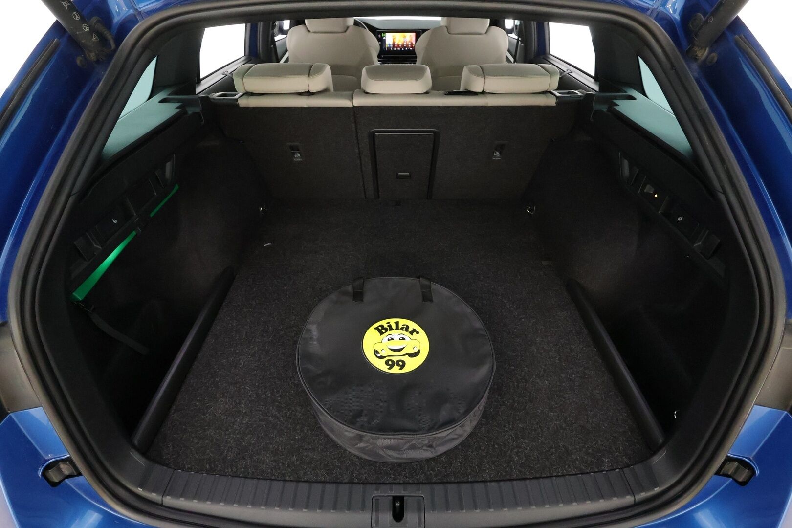 Skoda Octavia 2024 Combi 1.4 TSI PHEV Style iV DSG * ACC / P.kamera / Matrix LED / Koukku / Webasto / Navi / KeylessGo / Sähköluukku * - 1.Om Suomi-auto / Kahdet renkaat aluvanteilla / Merkkihuollettu / Parhaalla varustelutasolla!