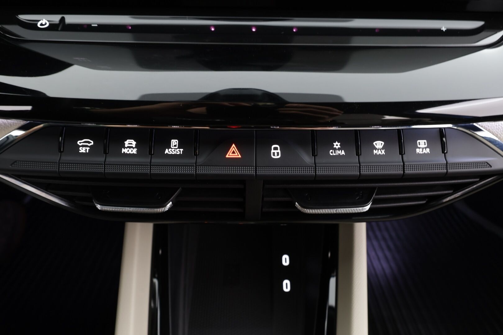 Skoda Octavia 2024 Combi 1.4 TSI PHEV Style iV DSG * ACC / P.kamera / Matrix LED / Koukku / Webasto / Navi / KeylessGo / Sähköluukku * - 1.Om Suomi-auto / Kahdet renkaat aluvanteilla / Merkkihuollettu / Parhaalla varustelutasolla!