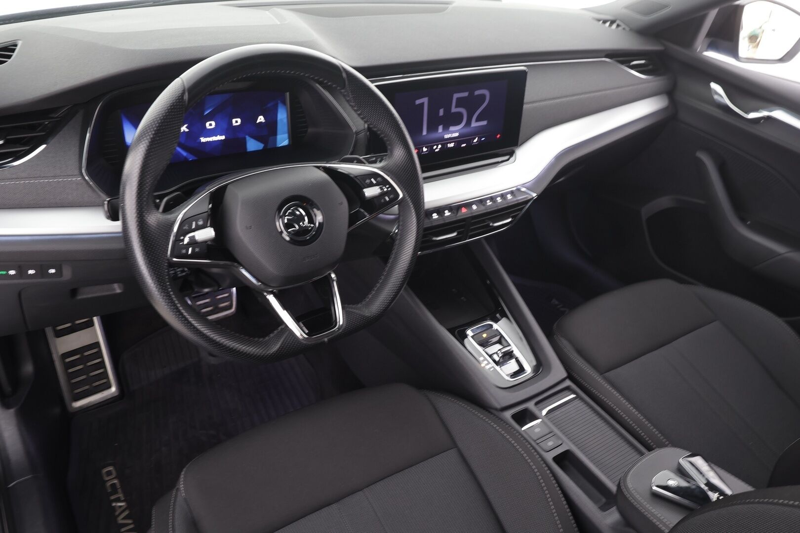 Skoda Octavia 2024 Combi 1.4 TSI PHEV Style iV DSG * ACC / Matrix-LED / P.kamera / Navi / Kaistavahti / Koukku / Keyless * - KATSO MIHIN POIKKEUSHINTAAN! / 1-om Suomi-auto / 2x Latauskaapelit / Kahdet renkaat / Alv / Soh 93,9% - HULLUT AVAJAISHULINAT KORKOTARJOUS 3,29 %