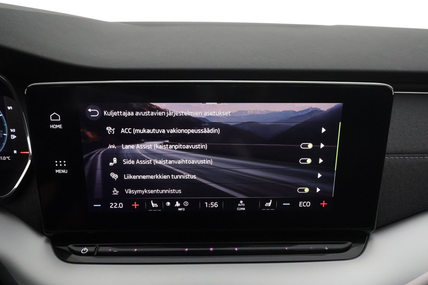 Skoda Octavia 2024 Combi 1.4 TSI PHEV Style iV DSG * ACC / Matrix-LED / P.kamera / Navi / Kaistavahti / Koukku / Keyless * - 1-om Suomi-auto / 2x Latauskaapelit / Kahdet renkaat 