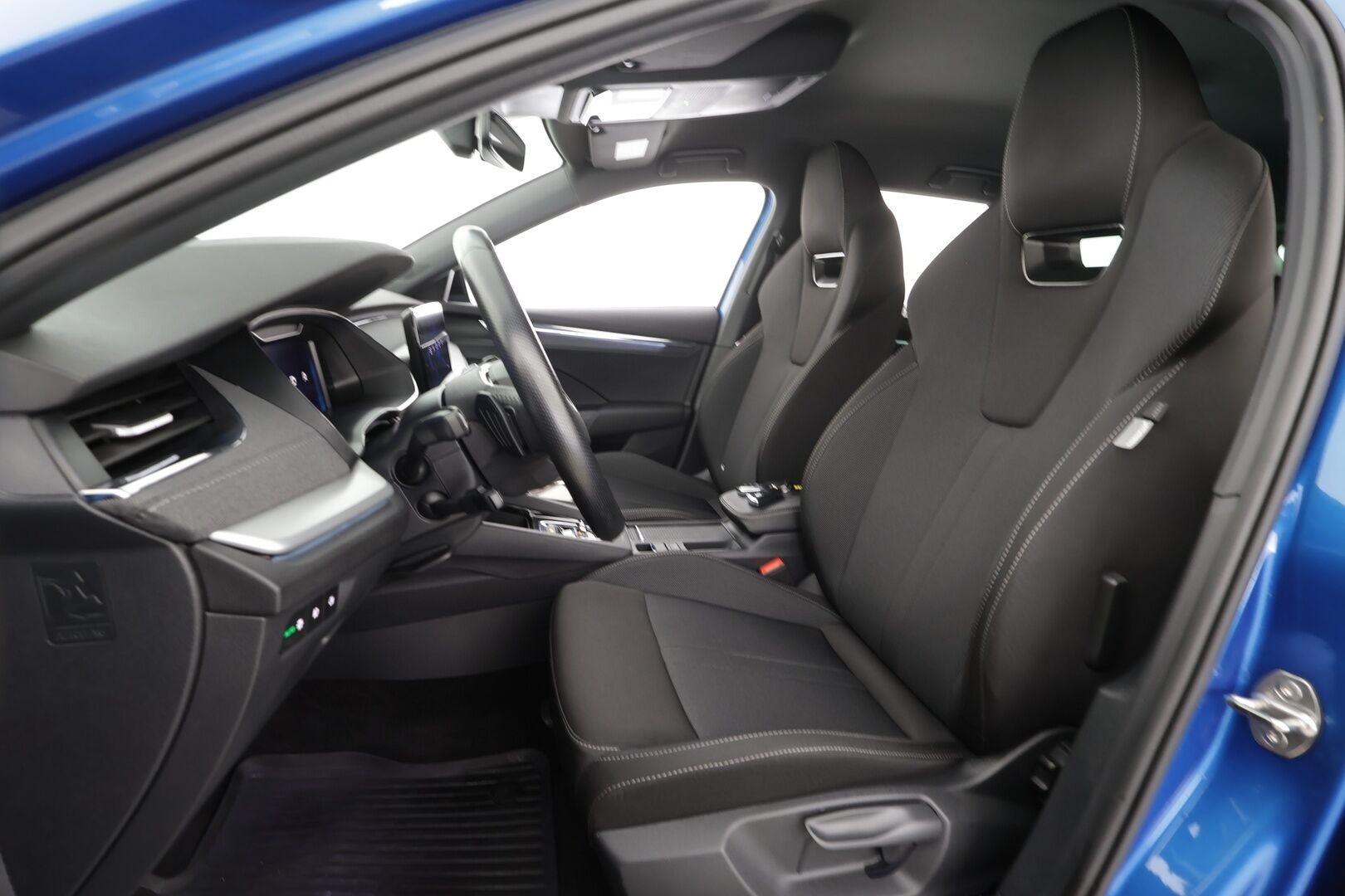 Skoda Octavia 2024 Combi 1.4 TSI PHEV Style iV DSG * ACC / Matrix-LED / P.kamera / Navi / Kaistavahti / Koukku / Keyless * - KATSO MIHIN POIKKEUSHINTAAN! / 1-om Suomi-auto / 2x Latauskaapelit / Kahdet renkaat / Alv / Soh 93,9% - HULLUT AVAJAISHULINAT KORKOTARJOUS 3,29 %