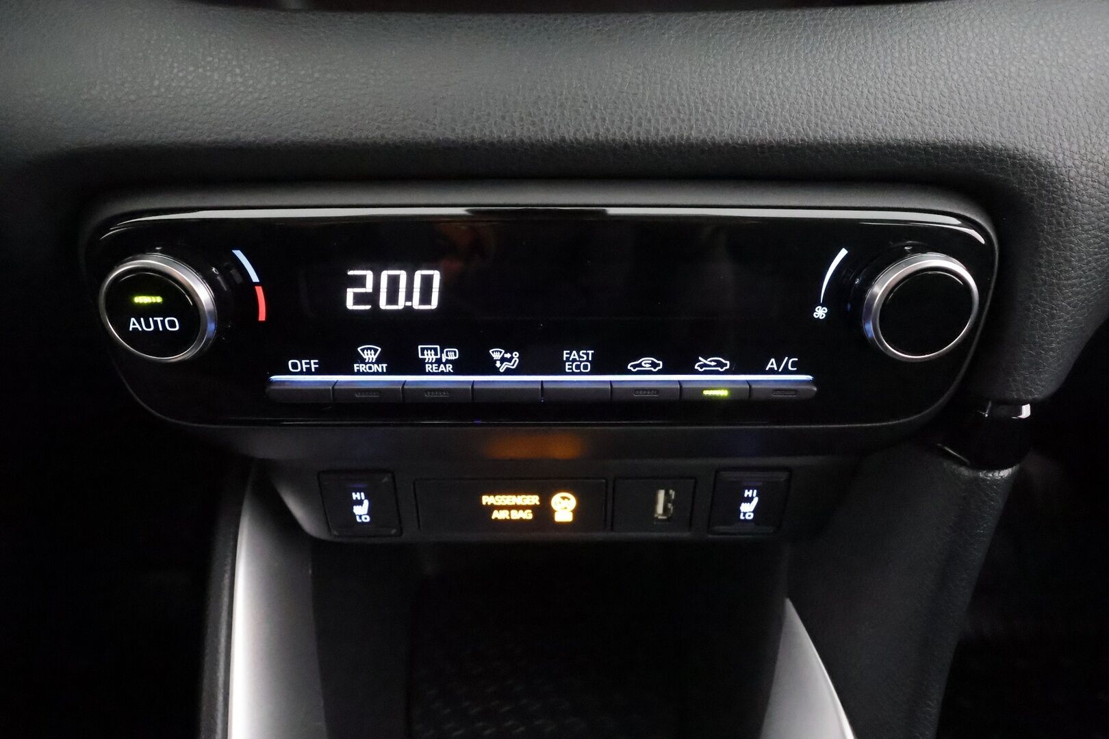 Toyota Yaris 2024 1,5 Hybrid Active * ACC / P.kamera / Kaistavahti / Apple&Android / 2xRenkaat * - 1.Om Suomi-auto / Merkkihuollettu