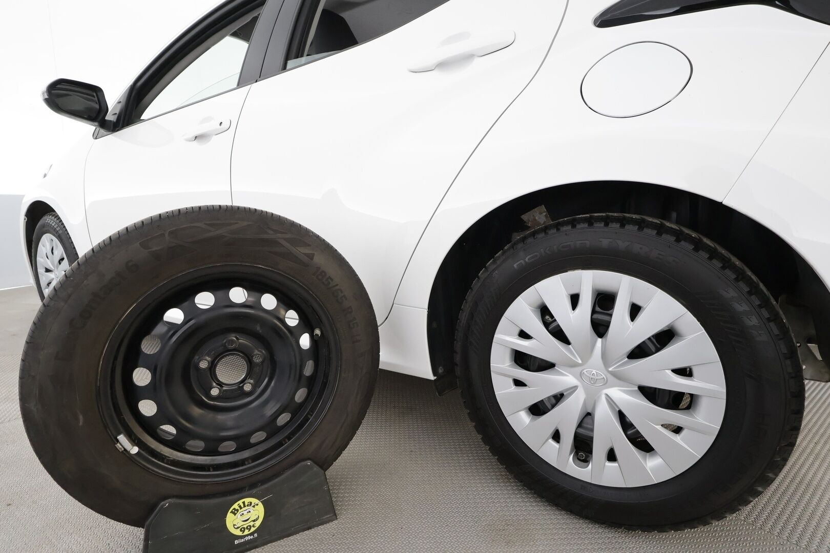 Toyota Yaris 2024 1,5 Hybrid Active * ACC / P.kamera / Kaistavahti / Apple&Android / 2xRenkaat * - 1.Om Suomi-auto / Merkkihuollettu