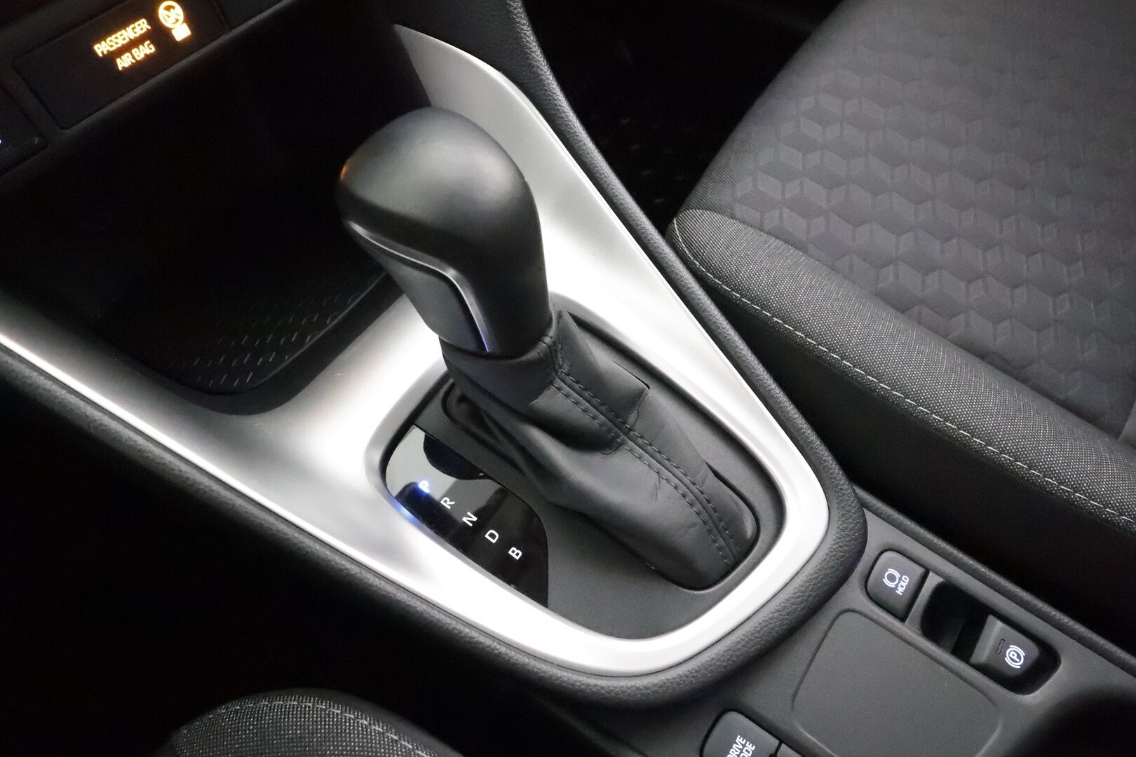 Toyota Yaris 2024 1,5 Hybrid Active * ACC / P.kamera / Kaistavahti / Apple&Android / 2xRenkaat * - 1.Om Suomi-auto / Merkkihuollettu