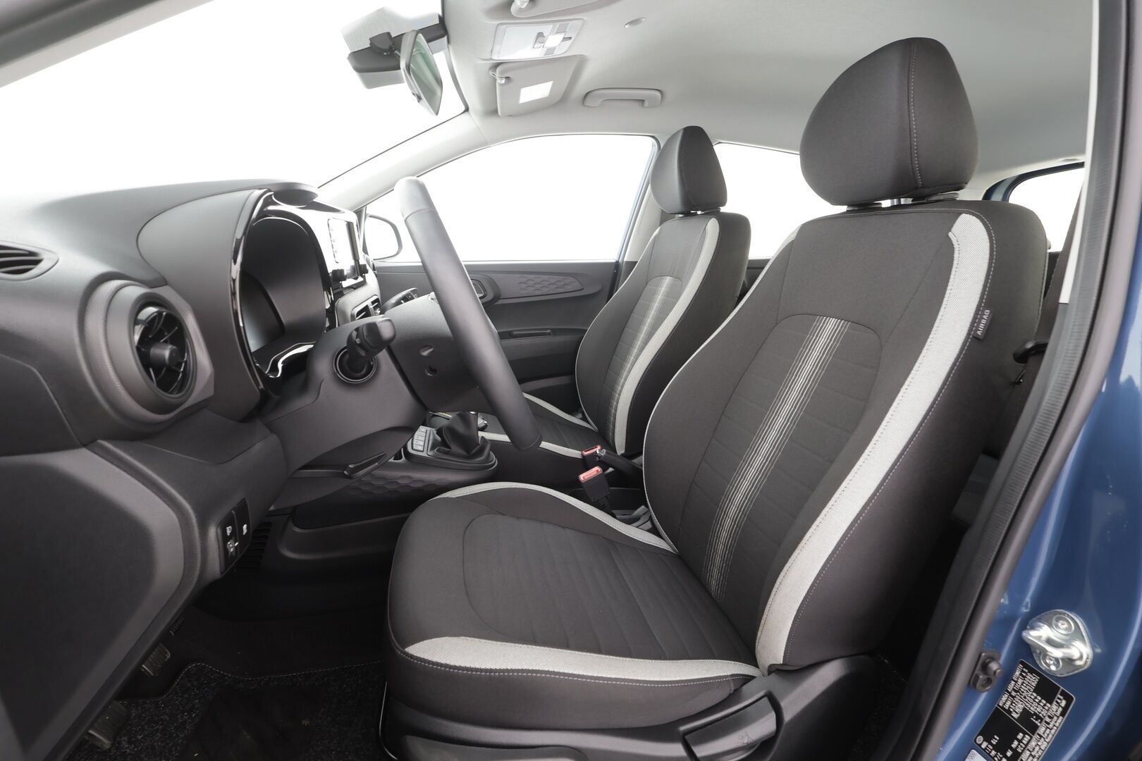 Hyundai i10 2025 1.0 MPi 63 hv 5MT Comfort MY25 - | Vakkari | P.Kamera | Navi | Digimittari | Ratinlämmitin | Apple&Android |  2x Renkaat | Suomi-auto | Merkkihuollot |