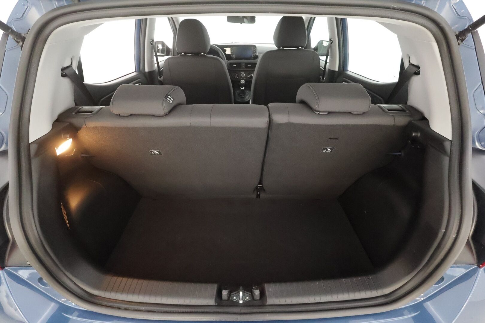 Hyundai i10 2025 1.0 MPi 63 hv 5MT Comfort MY25 - | Vakkari | P.Kamera | Navi | Digimittari | Ratinlämmitin | Apple&Android |  2x Renkaat | Suomi-auto | Merkkihuollot |