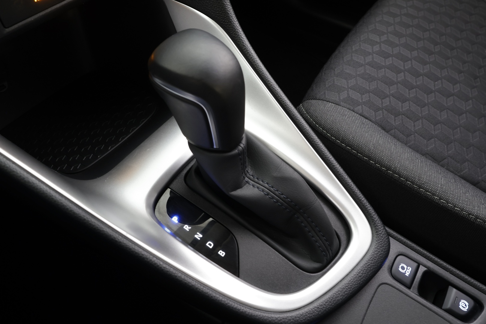 Toyota Yaris 2024 1,5 Hybrid Active Plus * ACC / P.kamera / LED / Navi / KeylessGo / Ratinlämmitin * - Suomi-auto / Kahdet renkaat aluvanteilla / Merkkihuollettu - HULLUT JOULUT KORKOTARJOUS 2,49% 