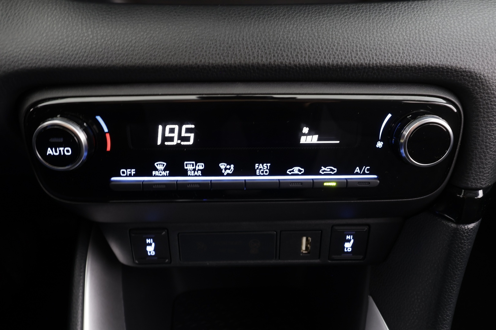 Toyota Yaris 2024 1,5 Hybrid Active Plus * ACC / P.kamera / LED / Navi / KeylessGo / Ratinlämmitin * - Suomi-auto / Kahdet renkaat aluvanteilla / Merkkihuollettu - HULLUT JOULUT KORKOTARJOUS 2,49% 