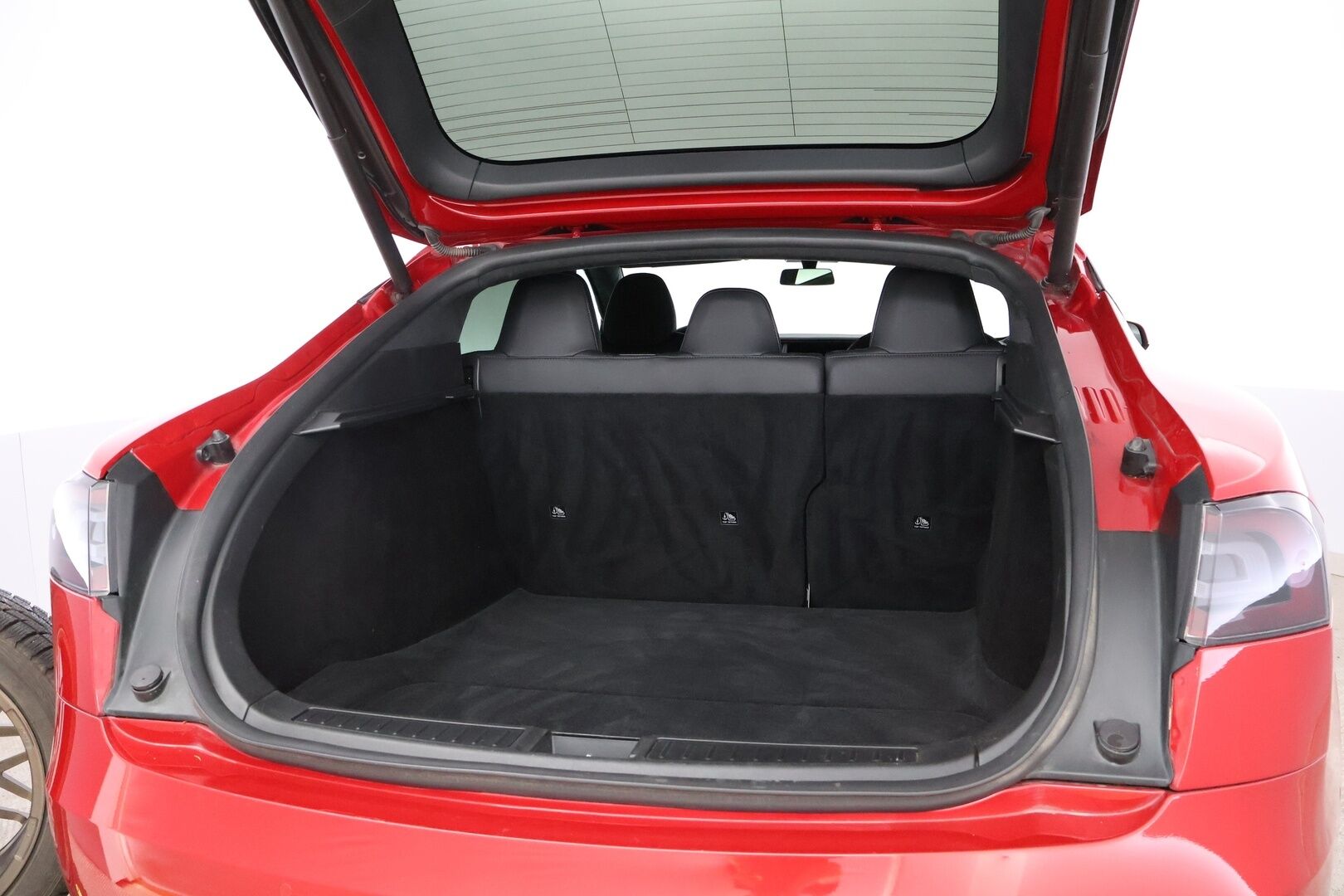 Tesla Model S 2020 Dual Motor Performance Ludicrous Raven - 3,99 % KORKOTARJOUS TÄHÄN AUTOON - FSD / CCS / Musta Nahkasisusta / Premium Audio / Ilma-alusta / Lasikatto / Carbon paketti / 2x renkaat vanteilla / Juuri saapunut!