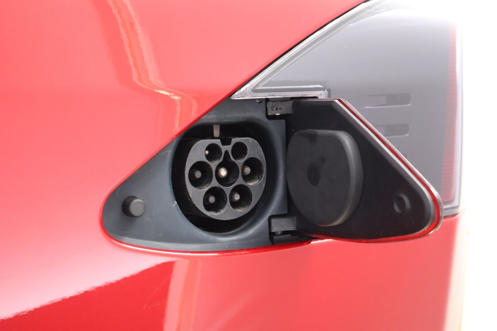 Tesla Model S 2020 Dual Motor Performance Ludicrous Raven - 3,99 % KORKOTARJOUS TÄHÄN AUTOON - FSD / CCS / Musta Nahkasisusta / Premium Audio / Ilma-alusta / Lasikatto / Carbon paketti / 2x renkaat vanteilla / Juuri saapunut!