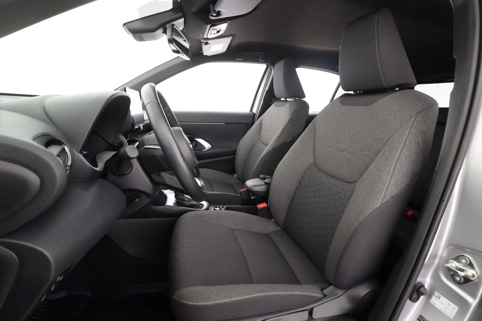 Toyota Yaris Cross 2024 1,5 Hybrid AWD-i Intense - | ACC | LED | P.Kamera | Sisätilanlämmitin | Katveavustin | Navi | Kaistavahti | Keyless | Suomi-auto | Kahdet renkaat | Merkkihuollot |