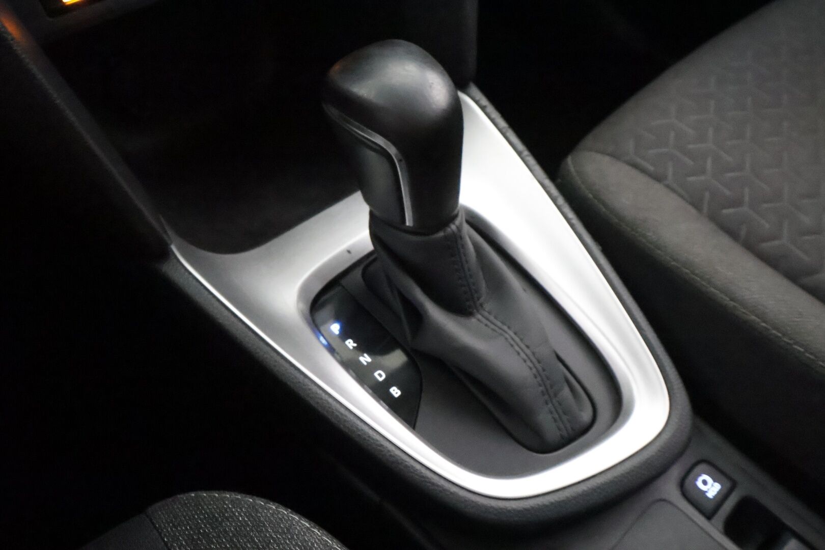 Toyota Yaris Cross 2024 1,5 Hybrid Active Business - | ACC | P.kamera | LED | Keyless | LTA | PCS | RSA | Apple & Android | Navi | Lämm. ratti | 1-om suomiauto | Merkkihuollot | ALV | 