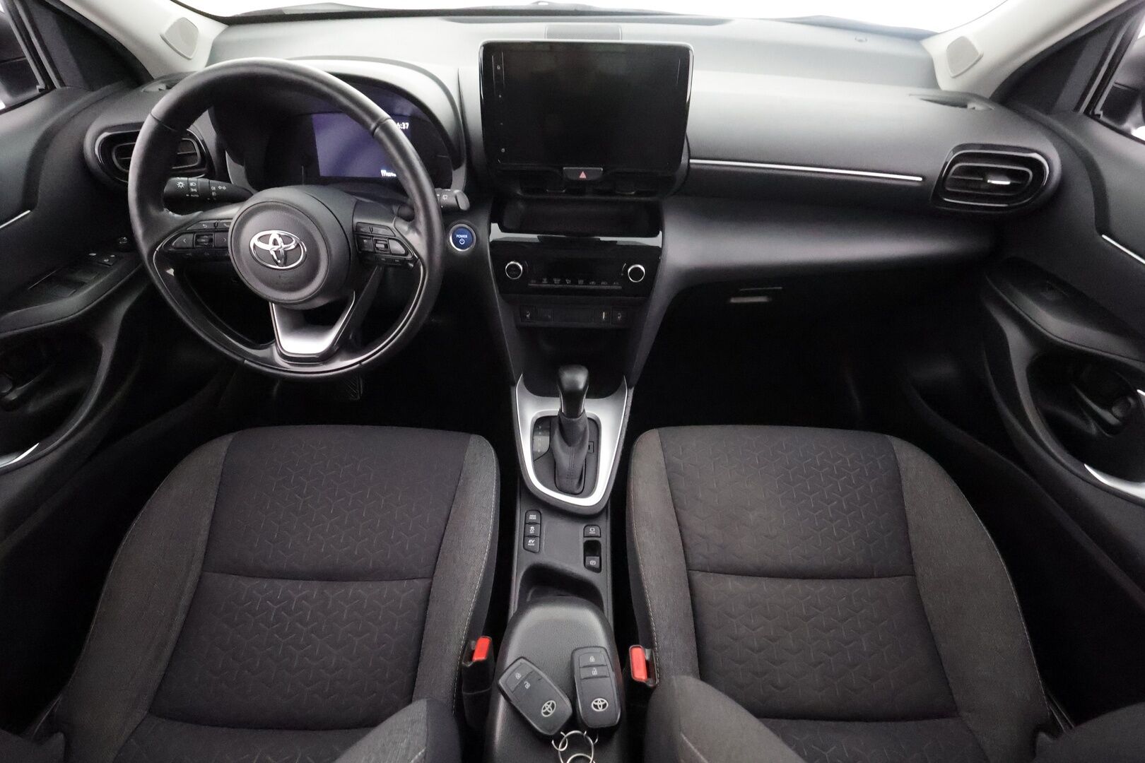 Toyota Yaris Cross 2024 1,5 Hybrid Active Business - | ACC | P.kamera | LED | Keyless | LTA | PCS | RSA | Apple & Android | Navi | Lämm. ratti | 1-om suomiauto | Merkkihuollot | ALV | 