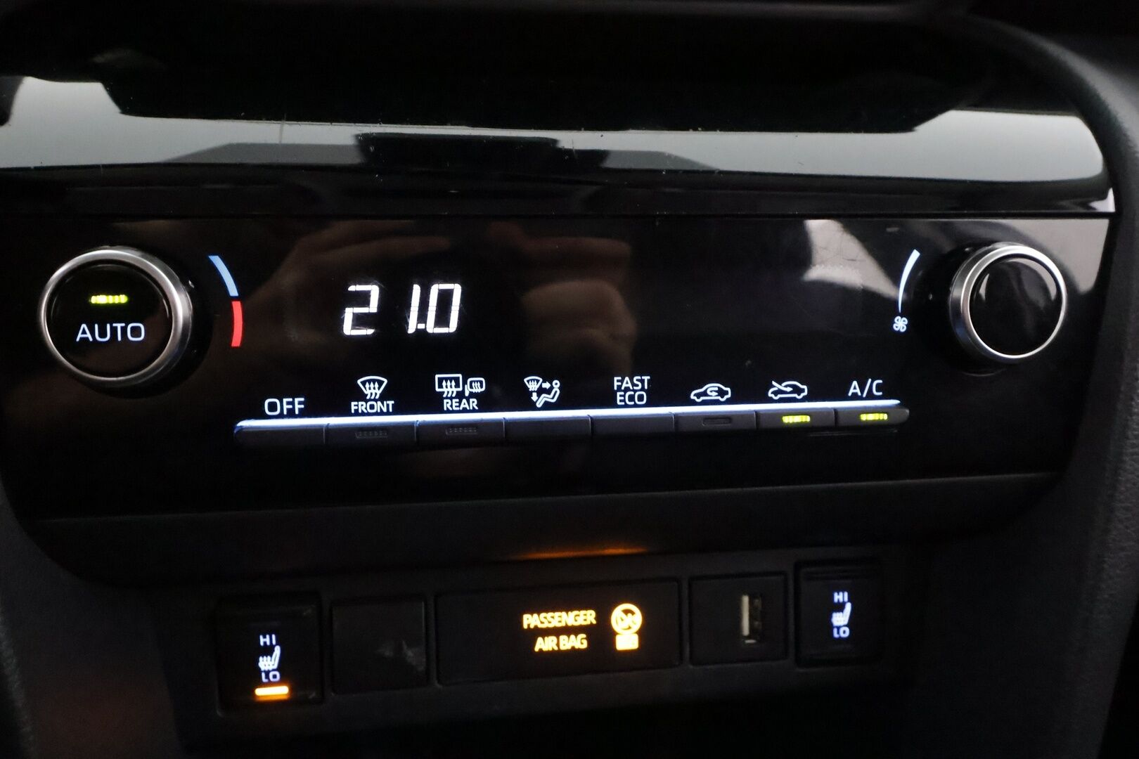 Toyota Yaris Cross 2024 1,5 Hybrid Active Business - | ACC | P.kamera | LED | Keyless | LTA | PCS | RSA | Apple & Android | Navi | Lämm. ratti | 1-om suomiauto | Merkkihuollot | ALV | 