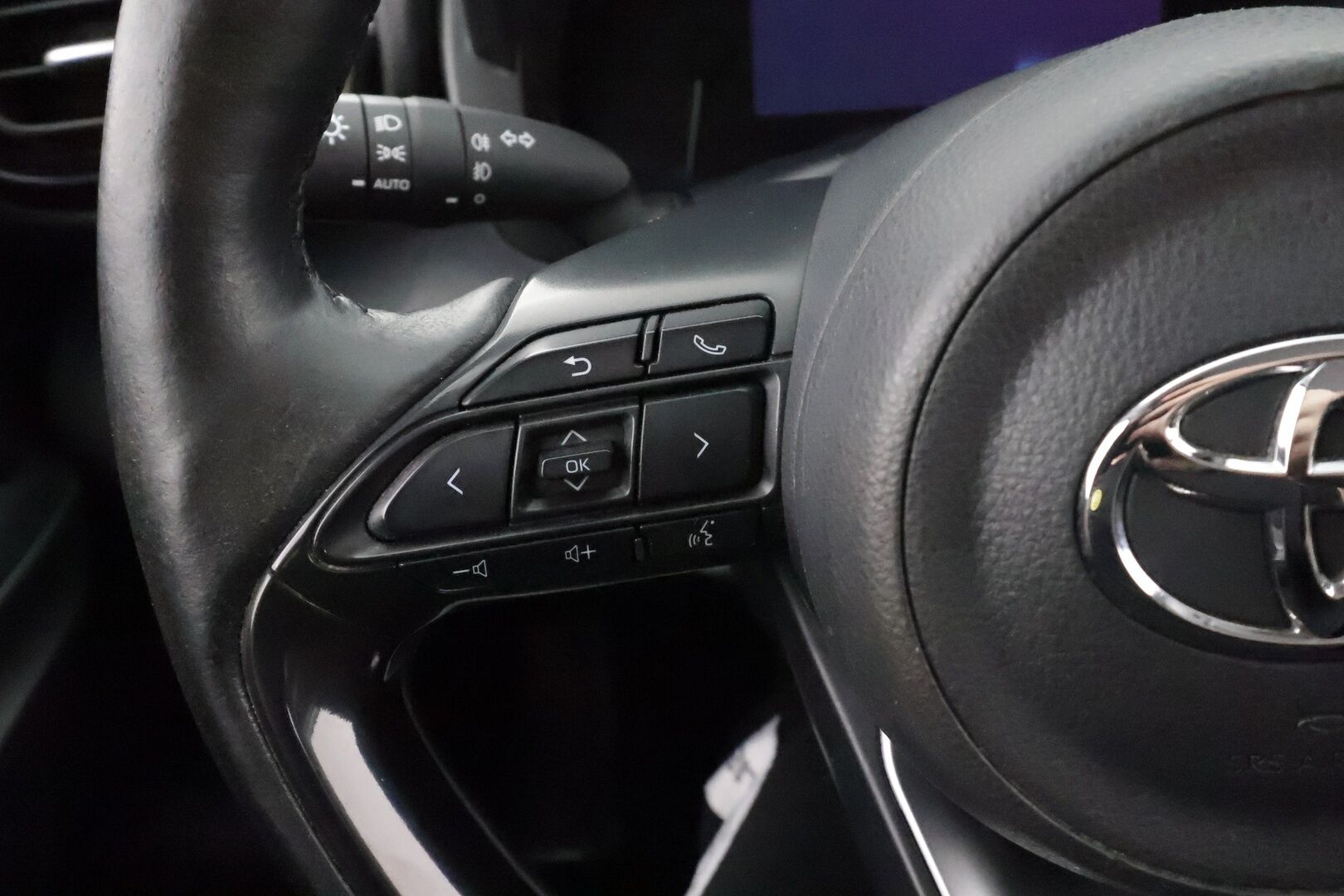 Toyota Yaris Cross 2024 1,5 Hybrid Active Business - | ACC | P.kamera | LED | Keyless | LTA | PCS | RSA | Apple & Android | Navi | Lämm. ratti | 1-om suomiauto | Merkkihuollot | ALV | 