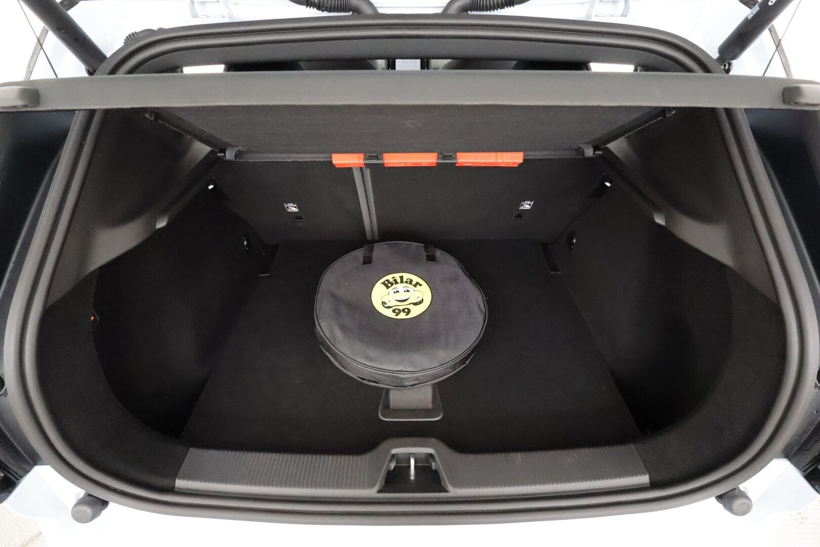 Volvo EX30 2024 Twin Performance Plus - | ACC | ILP | Koukku | Harman/Kardon | P.kamera | BLIS | Pilot Assist | Keyless | Ambient light | Sähk. takaluukku | Lämm. ratti | 2x alut | 