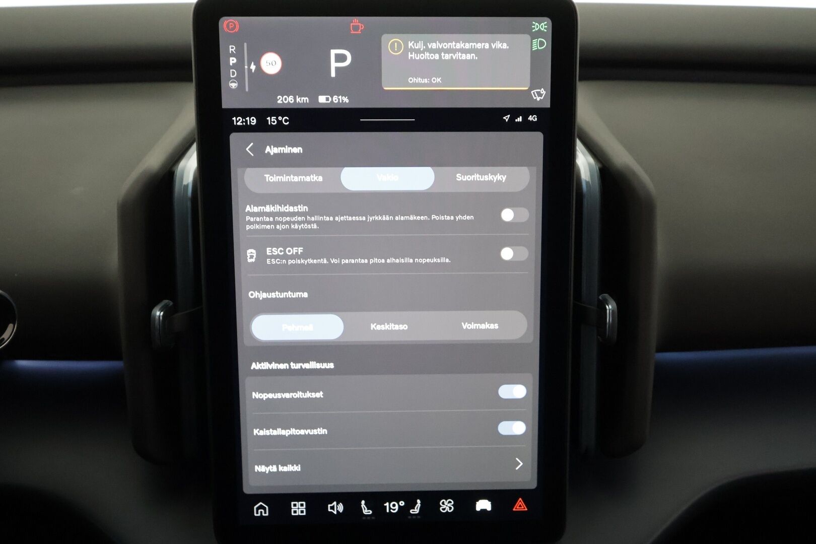 Volvo EX30 2024 Twin Performance Plus - | ACC | ILP | Koukku | Harman/Kardon | P.kamera | BLIS | Pilot Assist | Keyless | Ambient light | Sähk. takaluukku | Lämm. ratti | 2x alut | 
