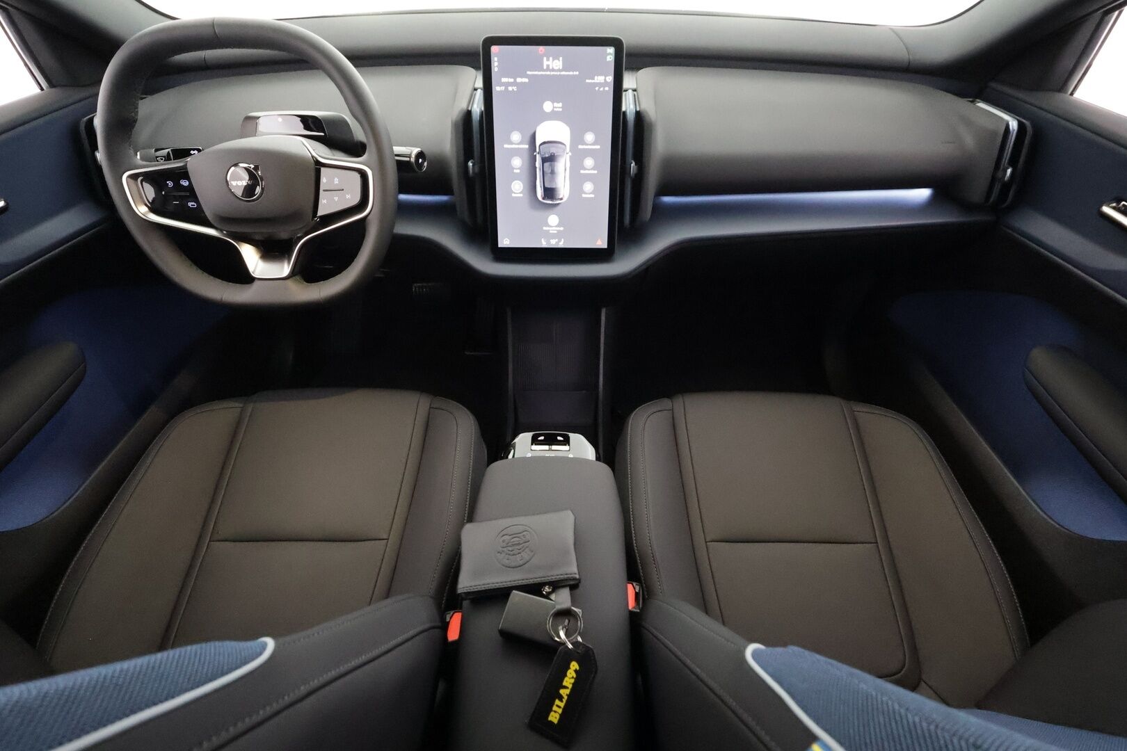 Volvo EX30 2024 Twin Performance Plus - | ACC | ILP | Koukku | Harman/Kardon | P.kamera | BLIS | Pilot Assist | Keyless | Ambient light | Sähk. takaluukku | Lämm. ratti | 2x alut | 
