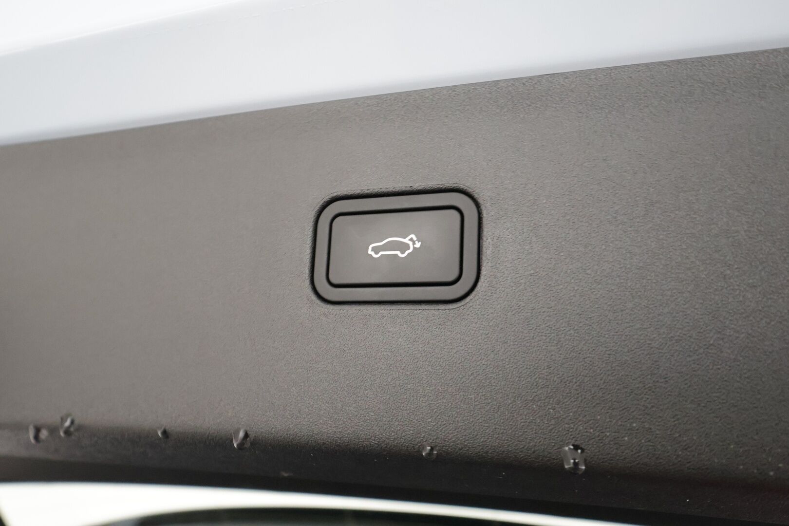 Volvo EX30 2024 Twin Performance Plus - | ACC | ILP | Koukku | Harman/Kardon | P.kamera | BLIS | Pilot Assist | Keyless | Ambient light | Sähk. takaluukku | Lämm. ratti | 2x alut | 