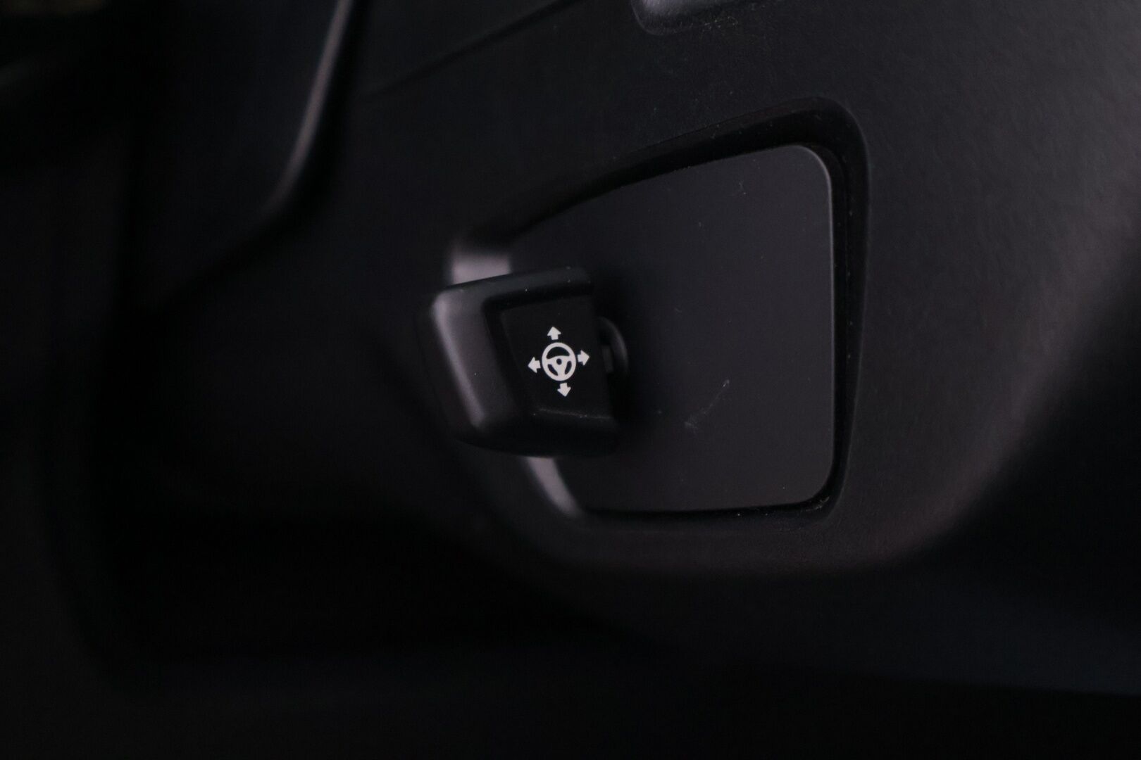 BMW 530 2021 G31 Touring 530e xDrive A Charged Edition M Sport LCI *ACC / Comfort Penkit / HiFi / P.Kamera / Prof.Navi / Koukku* - Soh 84.6% / Etuistuimet muistilla! 