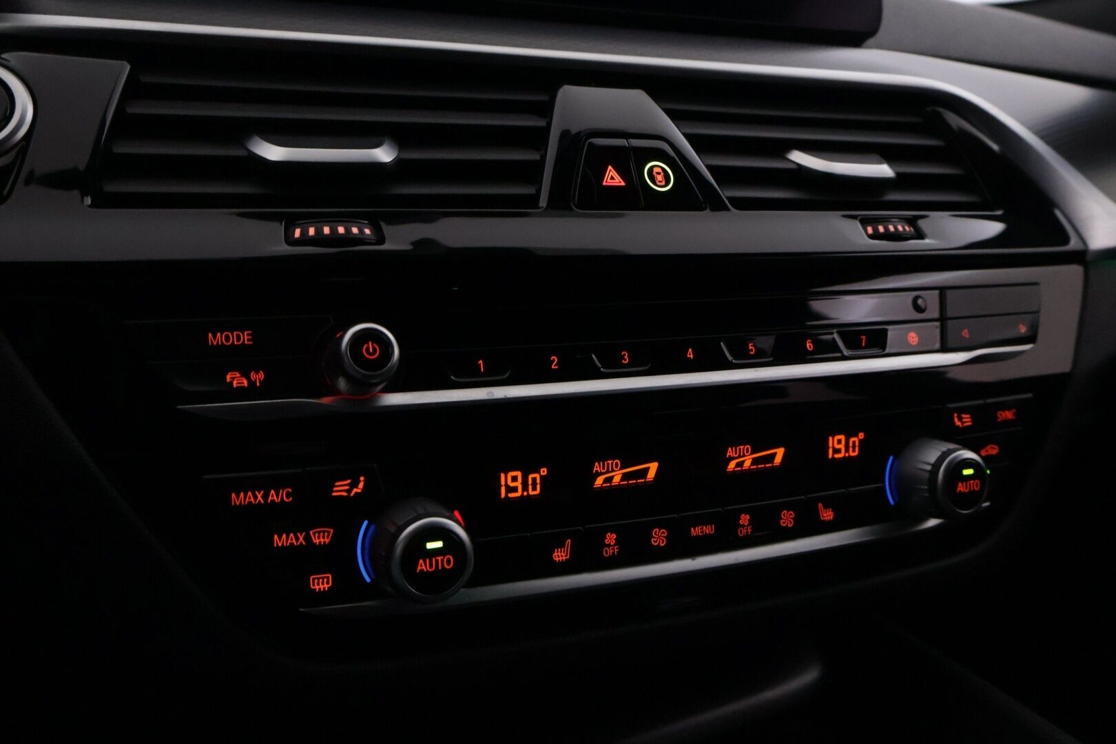 BMW 530 2021 G31 Touring 530e xDrive A Charged Edition M Sport LCI *ACC / Comfort Penkit / HiFi / P.Kamera / Prof.Navi / Koukku* - Soh 84.6% / Etuistuimet muistilla! - HULLUT AVAJAISHULINAT KORKOTARJOUS 3,29 %