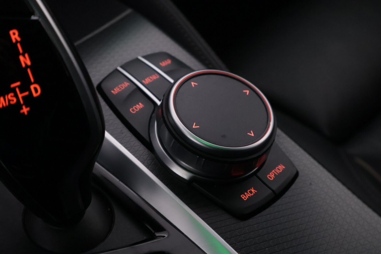 BMW 530 2021 G31 Touring 530e xDrive A Charged Edition M Sport LCI *ACC / Comfort Penkit / HiFi / P.Kamera / Prof.Navi / Koukku* - Soh 84.6% / Etuistuimet muistilla! - HULLUT AVAJAISHULINAT KORKOTARJOUS 3,29 %