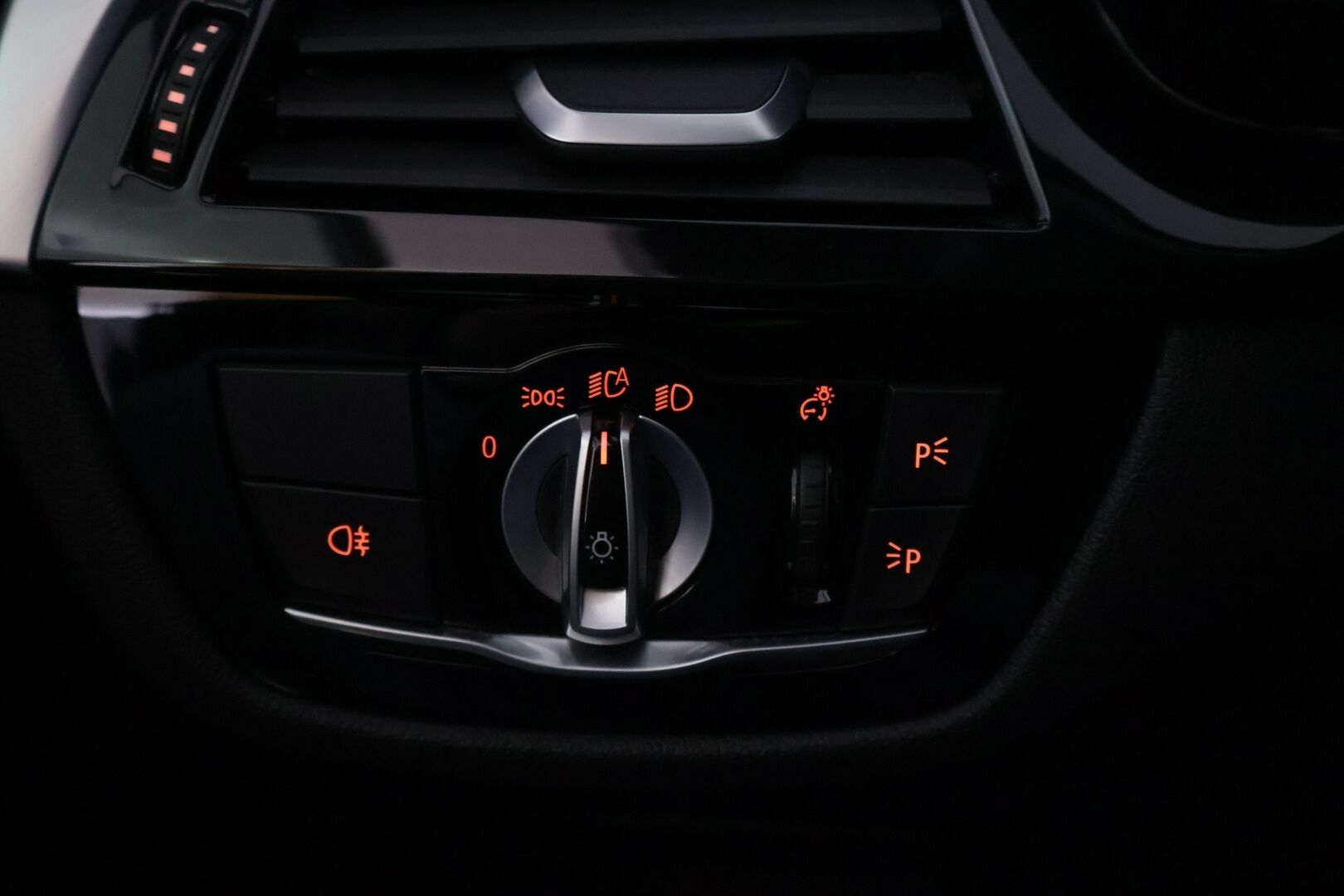 BMW 530 2021 G31 Touring 530e xDrive A Charged Edition M Sport LCI *ACC / Comfort Penkit / HiFi / P.Kamera / Prof.Navi / Koukku* - Soh 84.6% / Etuistuimet muistilla! 