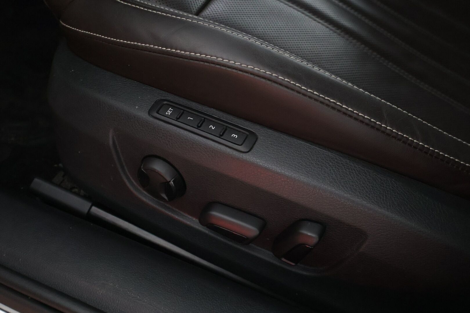 SKODA SUPERB 2021 Combi 1,4 TSI PHEV L&K iV DSG Autom. - | Muistinahat | Ilmastoidut istuimet | Matrix LED | Vakkari | Canton | Keyless | Sähköluukku | Koukku | Juuri Huollettu | Jakopää tehty | Kahdet Renkaat ja Vanteet | SOH 96 % |