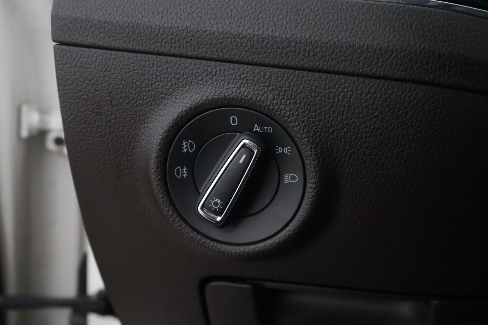SKODA SUPERB 2021 Combi 1,4 TSI PHEV L&K iV DSG Autom. - | Muistinahat | Ilmastoidut istuimet | Matrix LED | Vakkari | Canton | Keyless | Sähköluukku | Koukku | Juuri Huollettu | Jakopää tehty | Kahdet Renkaat ja Vanteet | SOH 96 % |