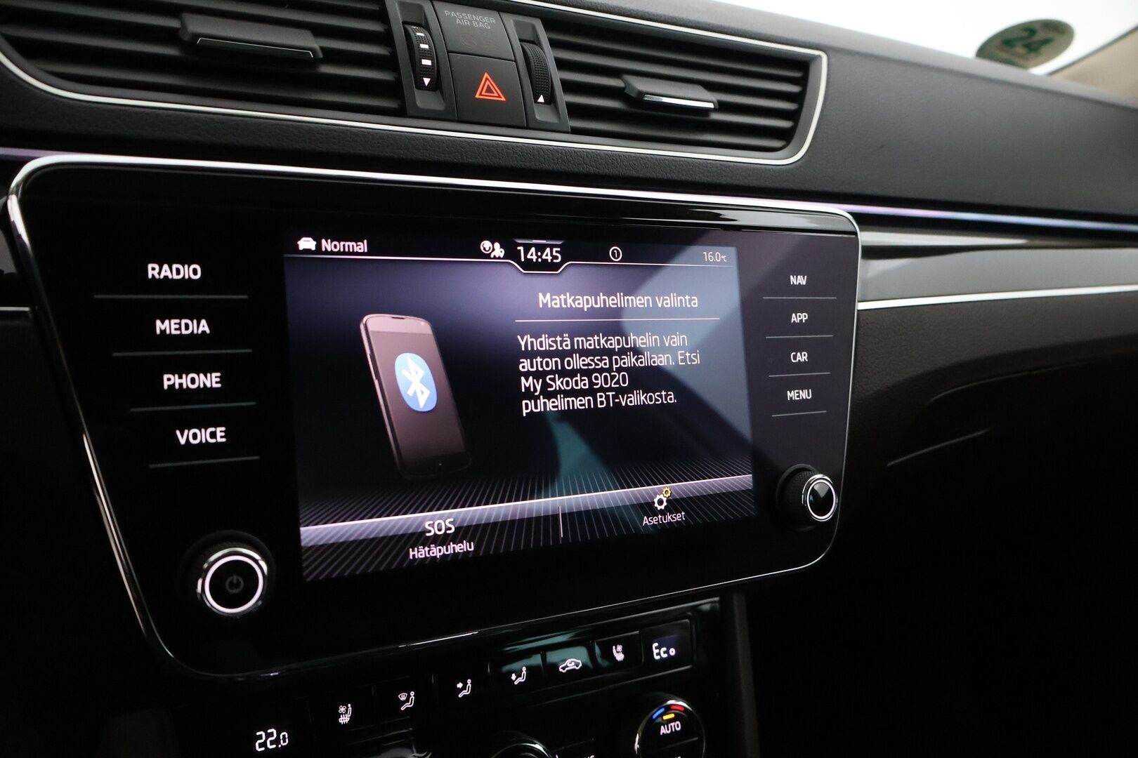 SKODA SUPERB 2021 Combi 1.4 TSI PHEV L&K iV DSG Aut. *Muistinahat / Ilmastoidut Istuimet / Matrix LED / Vakkari / Canton / Keyless / Sähköluukku / Koukku* - *Juuri Huollettu / Jakopää tehty / Kahdet Renkaat ja Vanteet*