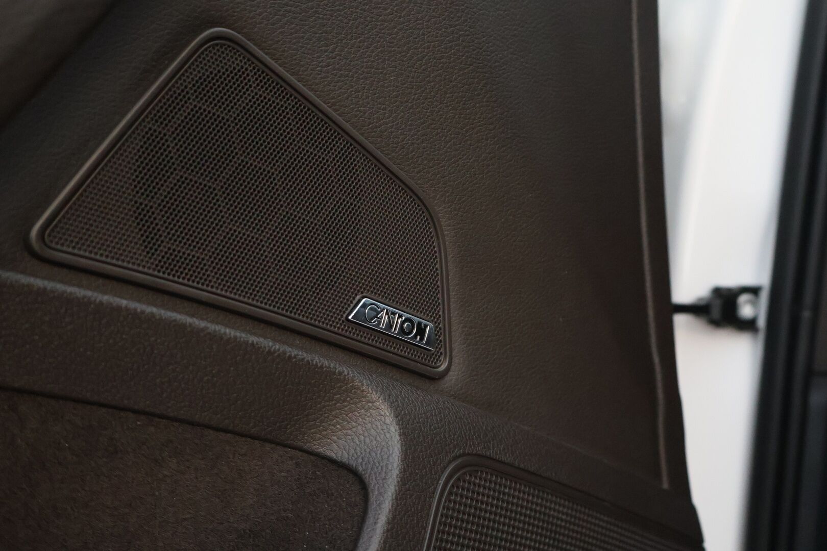 SKODA SUPERB 2021 Combi 1.4 TSI PHEV L&K iV DSG Aut. *Muistinahat / Ilmastoidut Istuimet / Matrix LED / Vakkari / Canton / Keyless / Sähköluukku / Koukku* - *Juuri Huollettu / Jakopää tehty / Kahdet Renkaat ja Vanteet*